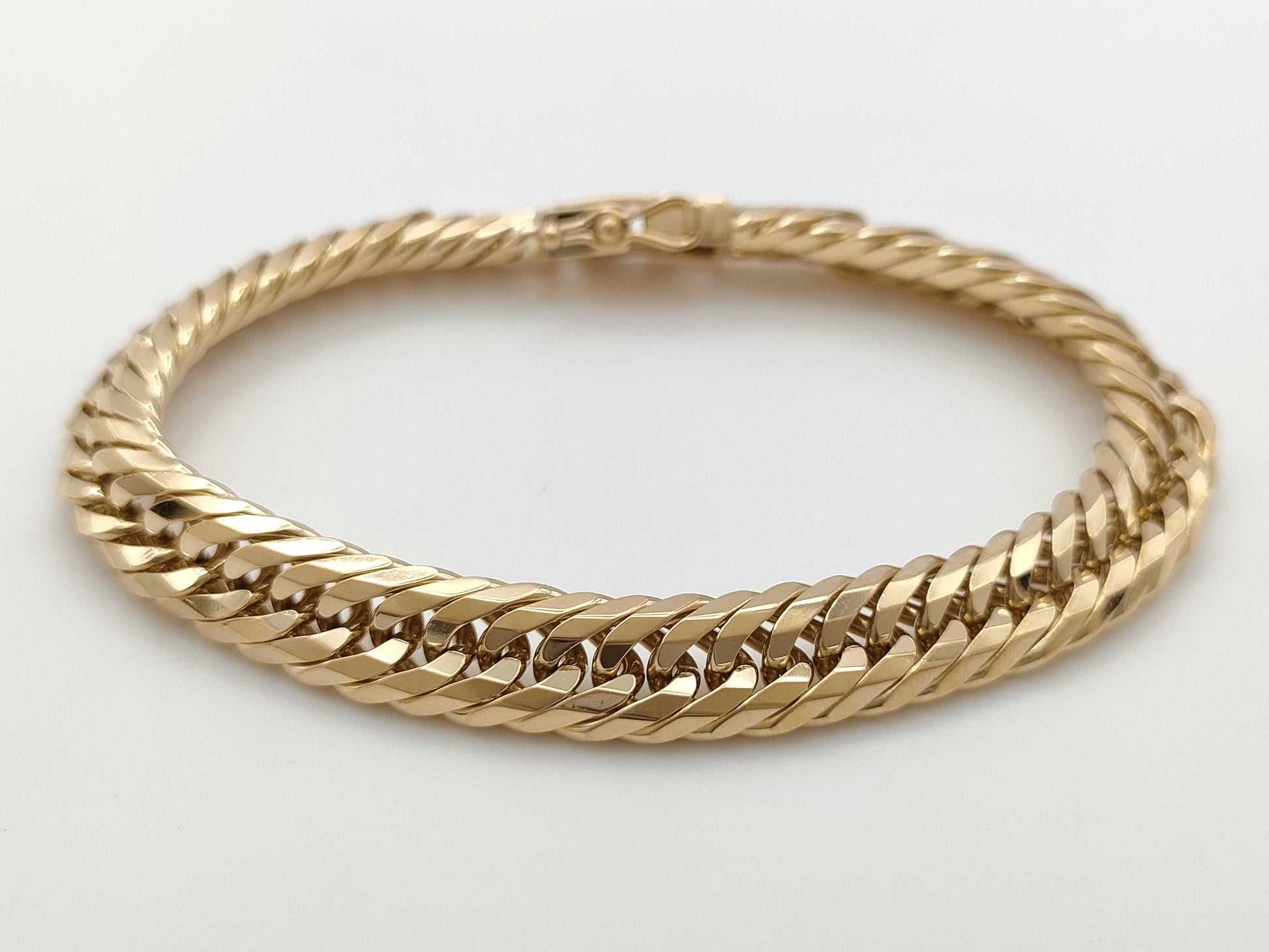 Kihei 12-sided triple 20cm K18 50.5g bracelet bangle 