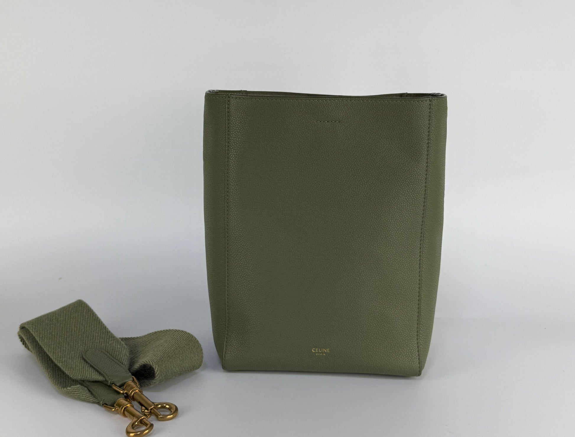 CELINE Sangle Bucket Small Leather Green Shoulder Bag