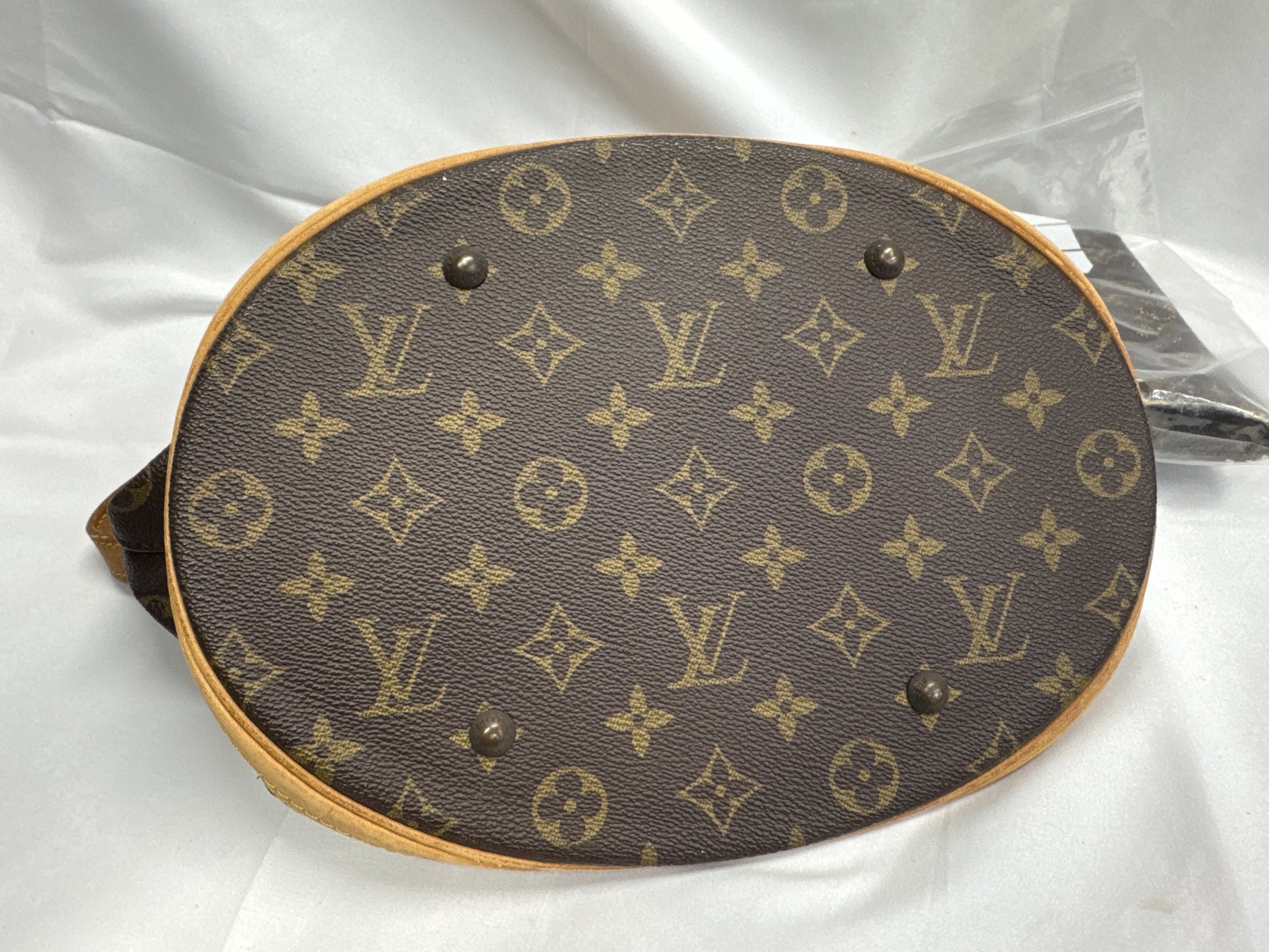 LOUIS VUITTON Vuitton Monogram Bucket GM with Pouch Tote Bag Handbag