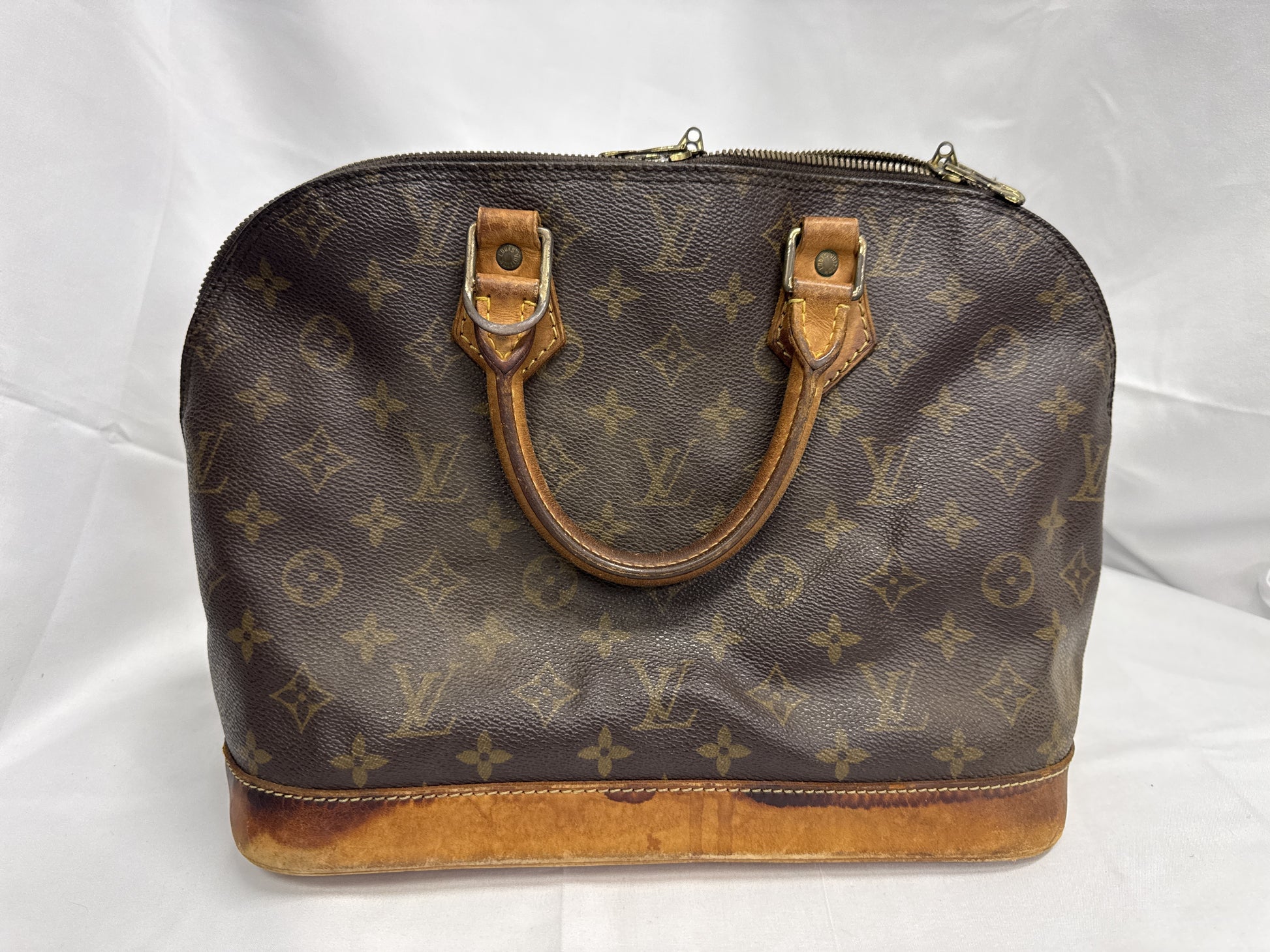 LOUIS VUITTON Vuitton Alma Handbag