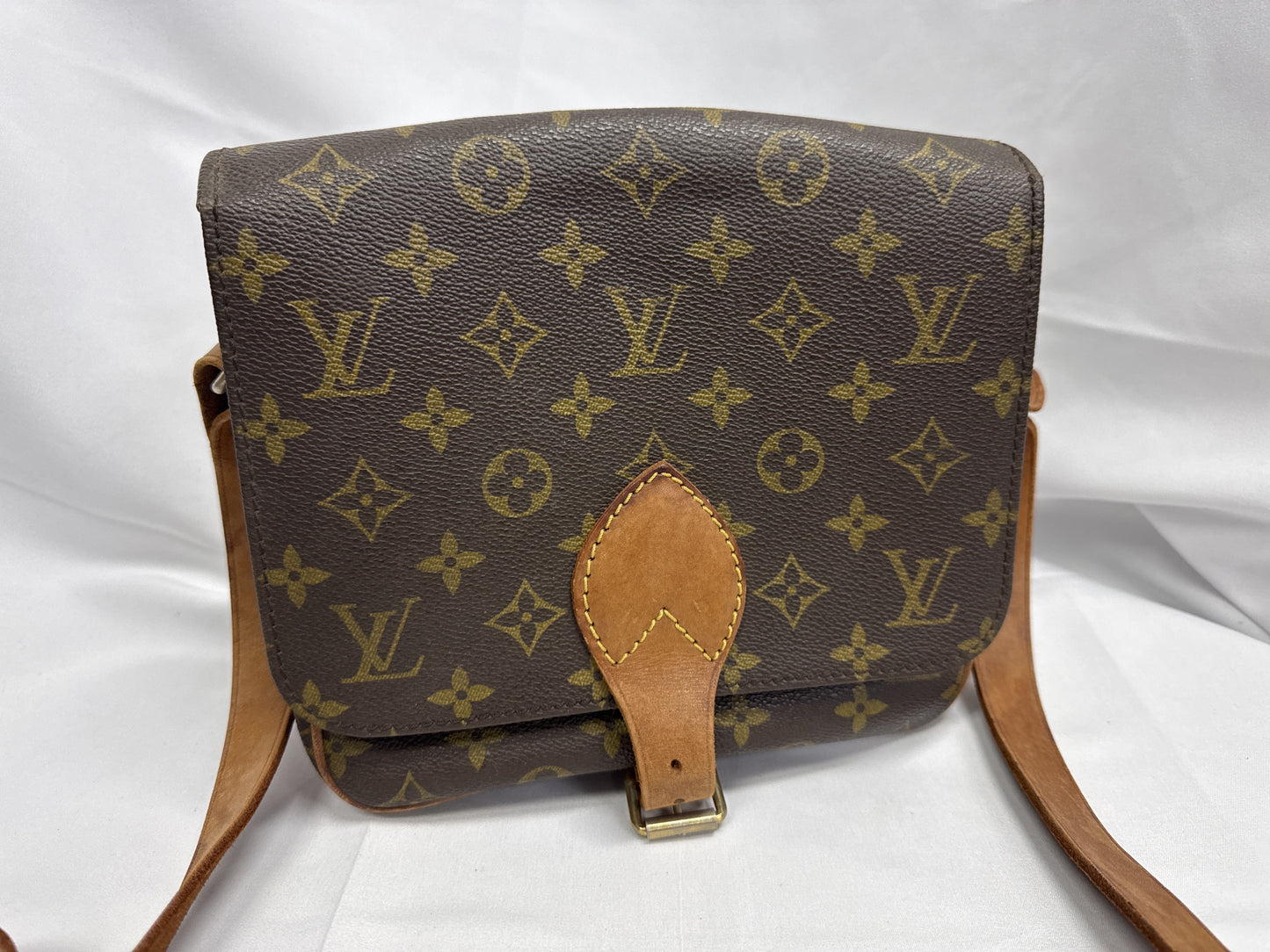 LOUIS VUITTON Vuitton LV Louis Vuitton Cartociere MM Shoulder Bag