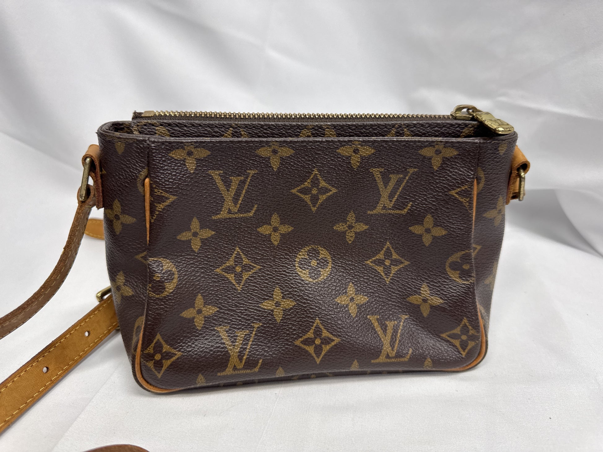 LOUIS VUITTON Vuitton Viva Cite PM Shoulder Bag