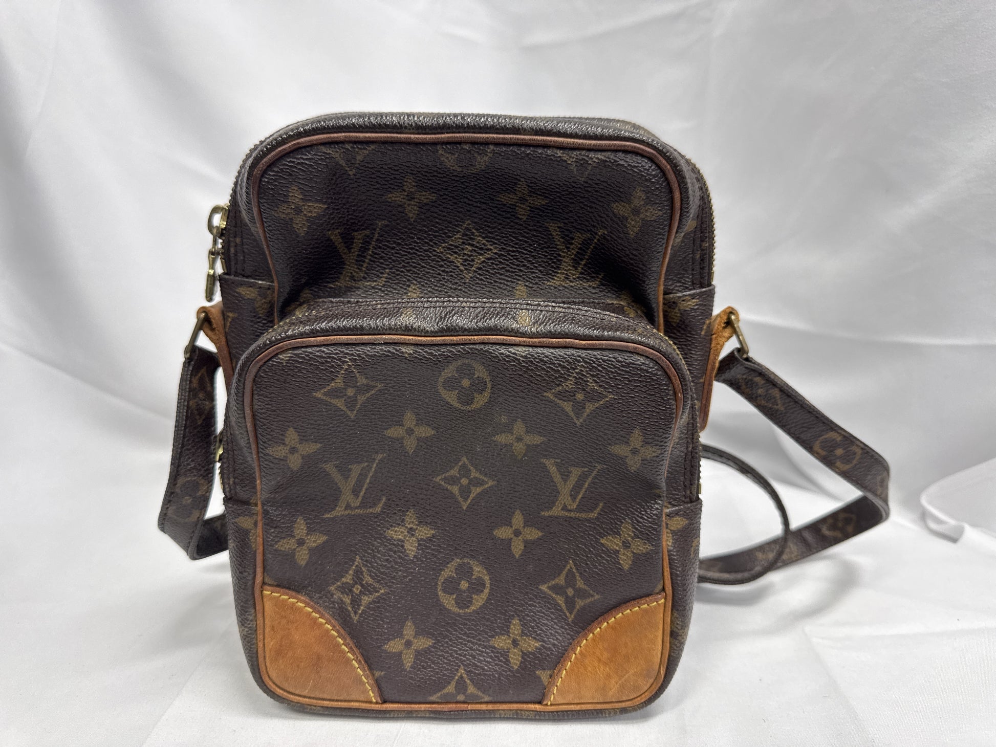 LOUIS VUITTON Vuitton Amazon Shoulder Bag