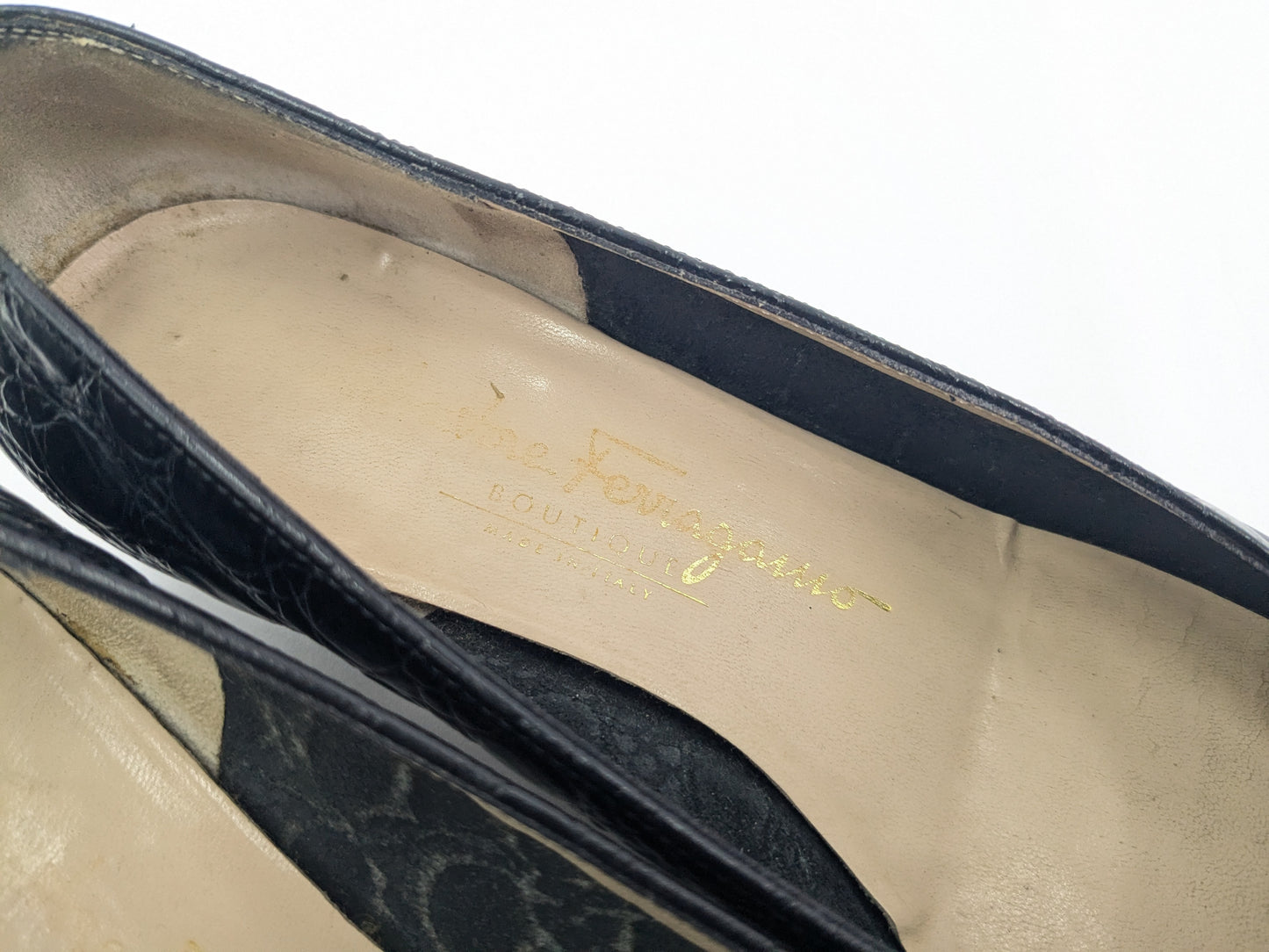 Salvatore Ferragamo Vara Pumps Size 6 Pumps