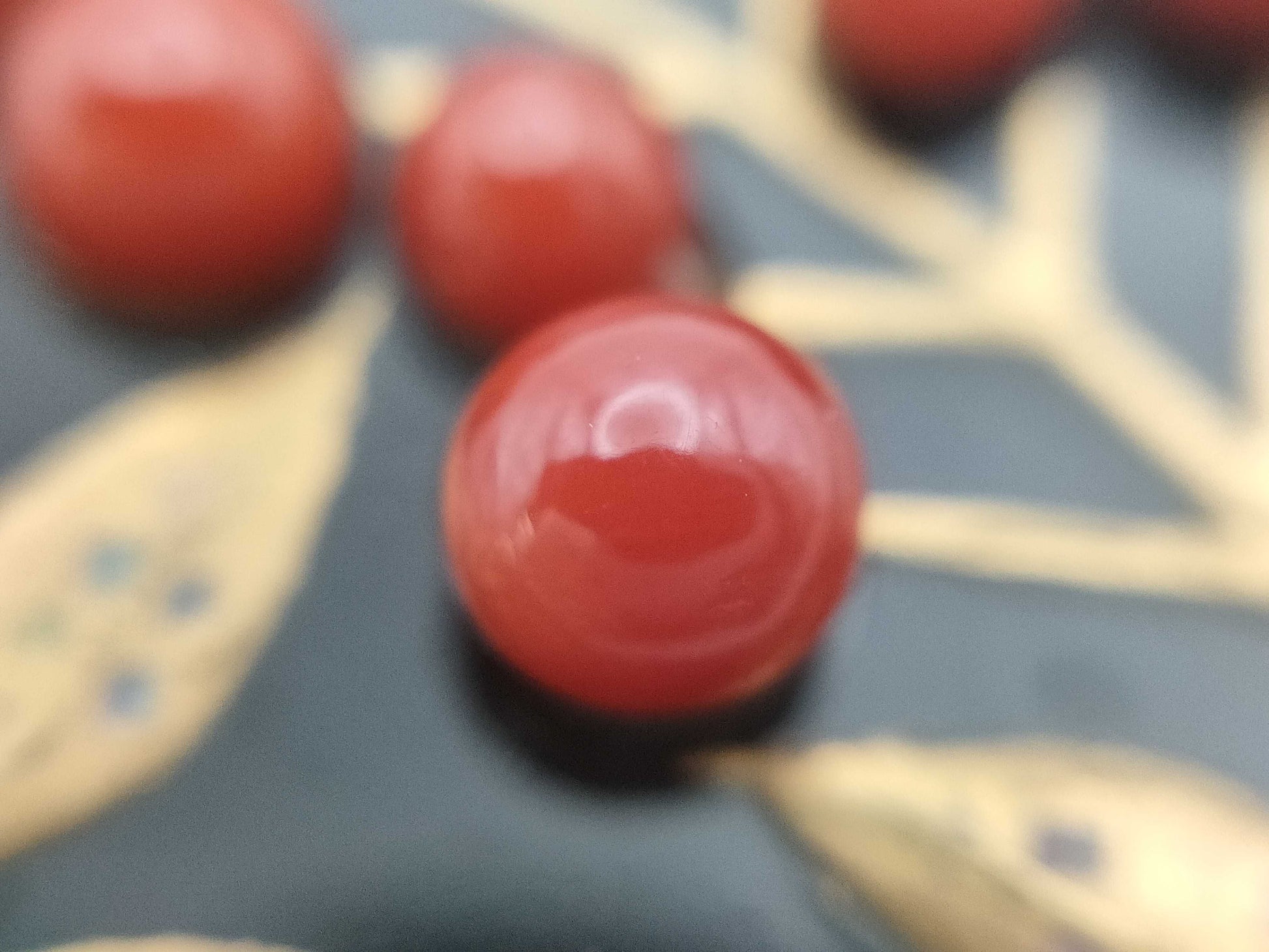  Kawahikari Tortoiseshell Hairpin with Gold Maki-e Coral Diameter: Approx. 3.5-4.1mm Pearl Diameter: Approx. 3.6-4.3mm Weight: 14.0g Other Accessories