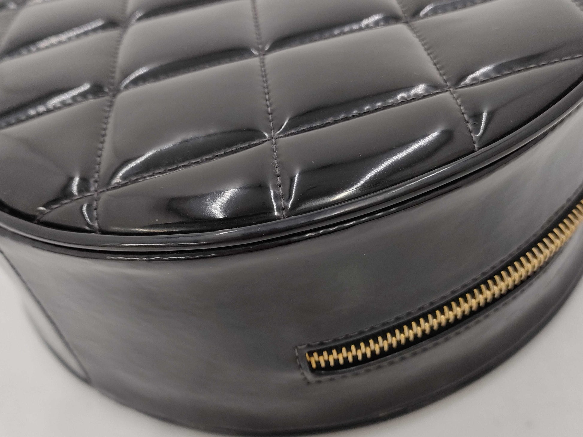 CHANEL Matlasse Patent Cocomark Round Vanity Bag Black Gold Fittings 3rd Line Handbag
