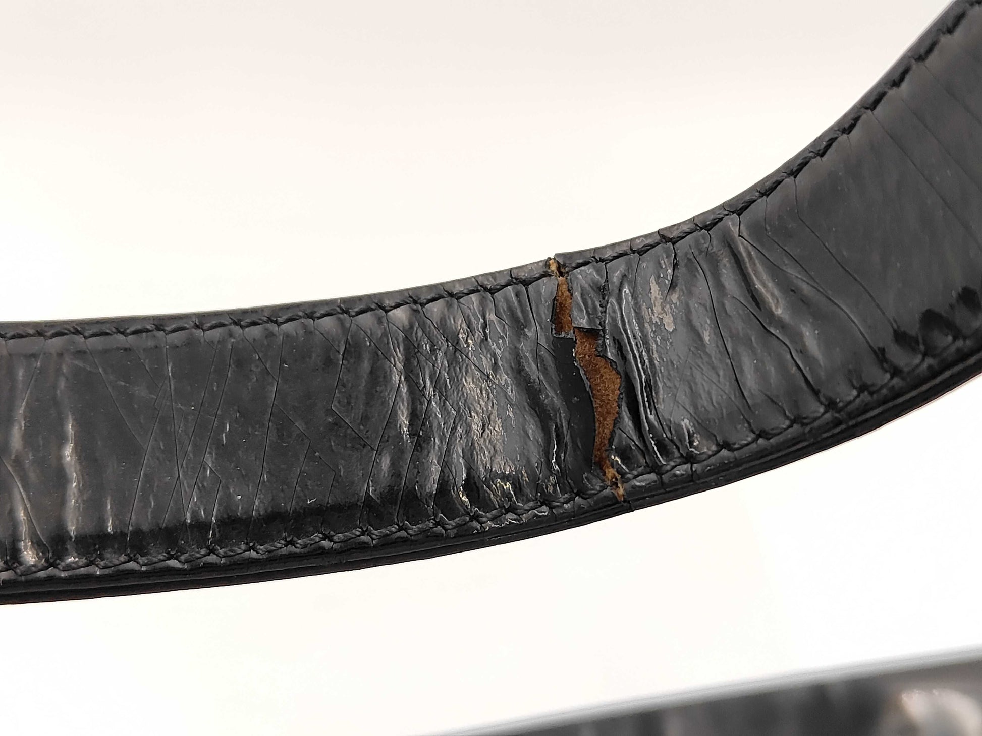 CHANEL enamel shoulder bag