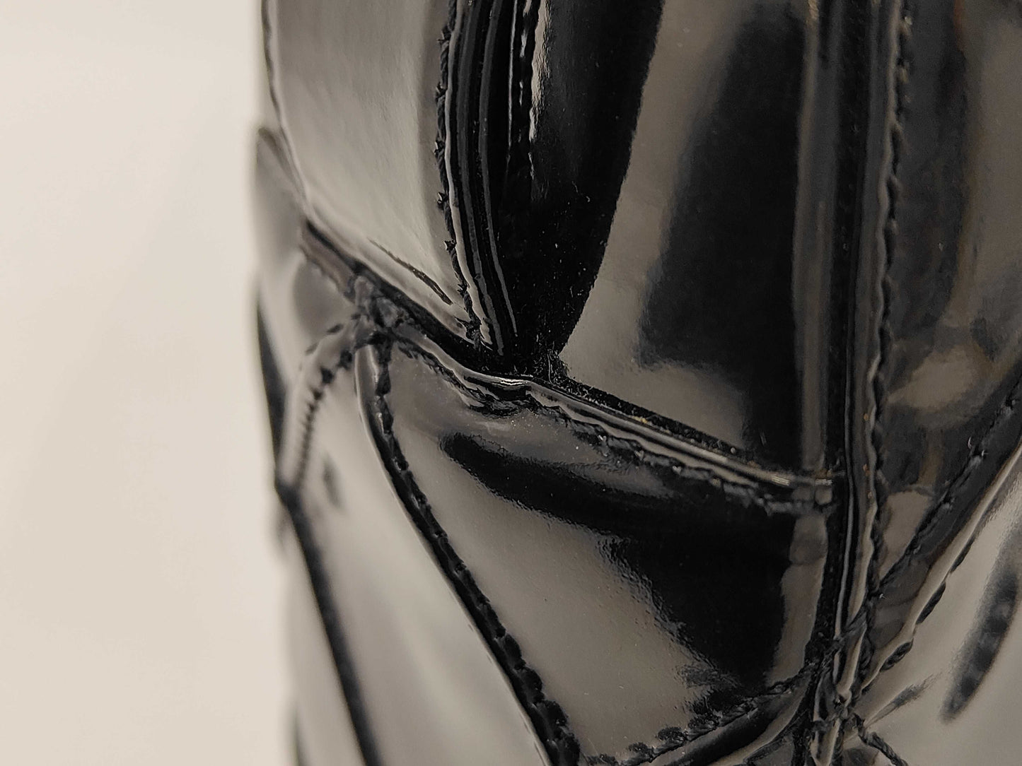 CHANEL enamel shoulder bag