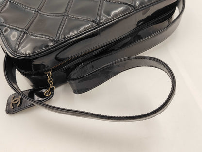 CHANEL enamel shoulder bag