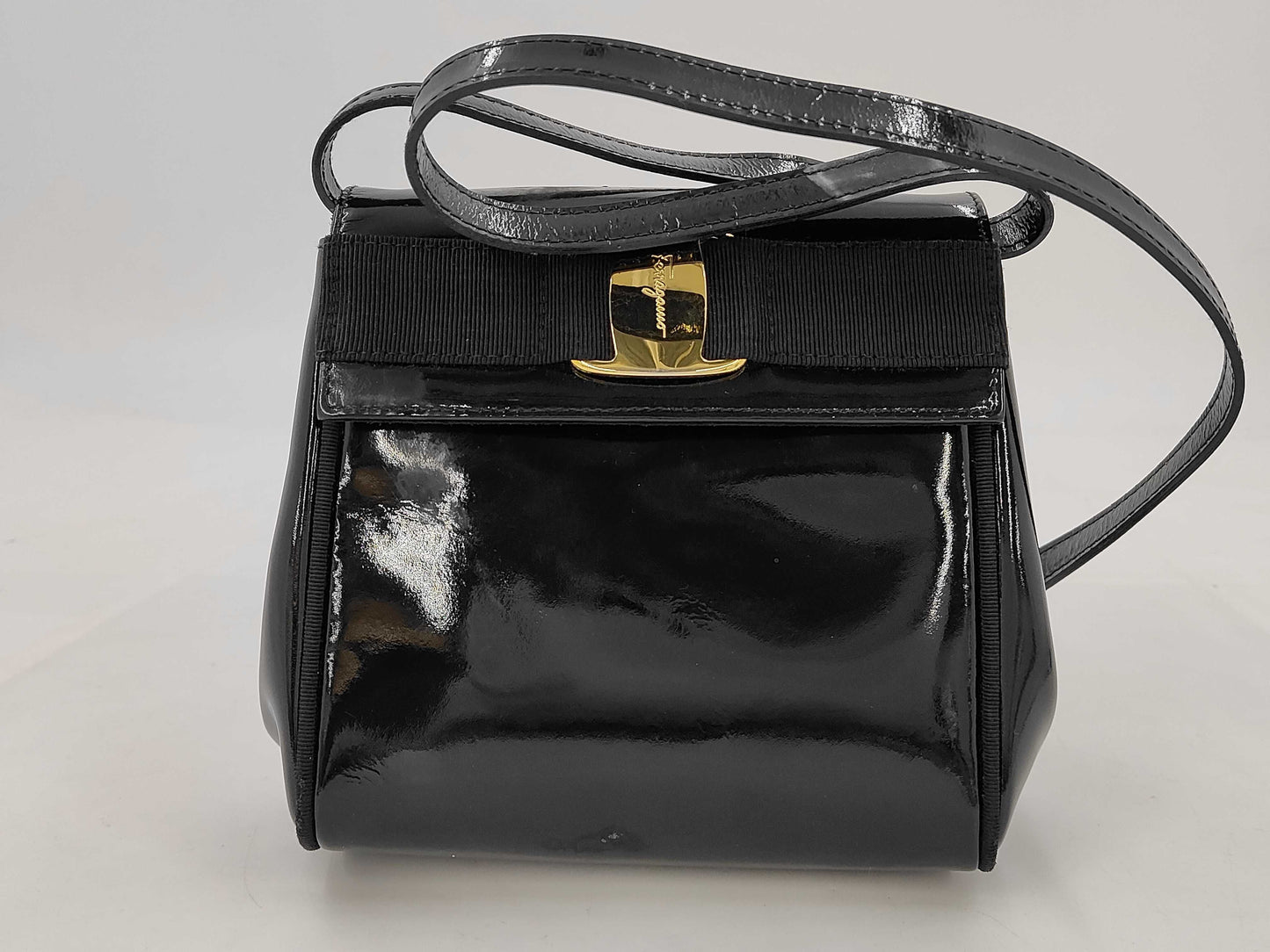Salvatore Ferragamo Vara Shoulder Bag/Handbag