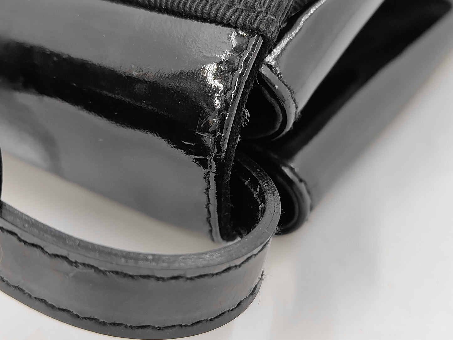 Salvatore Ferragamo Vara Shoulder Bag/Handbag