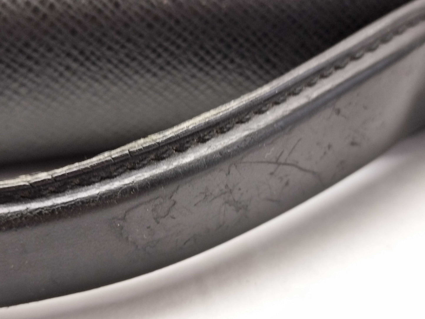 LOUIS VUITTON Taiga Bag Louis Vuitton Taiga Serviette Tobol Business Bag Black Business Bag