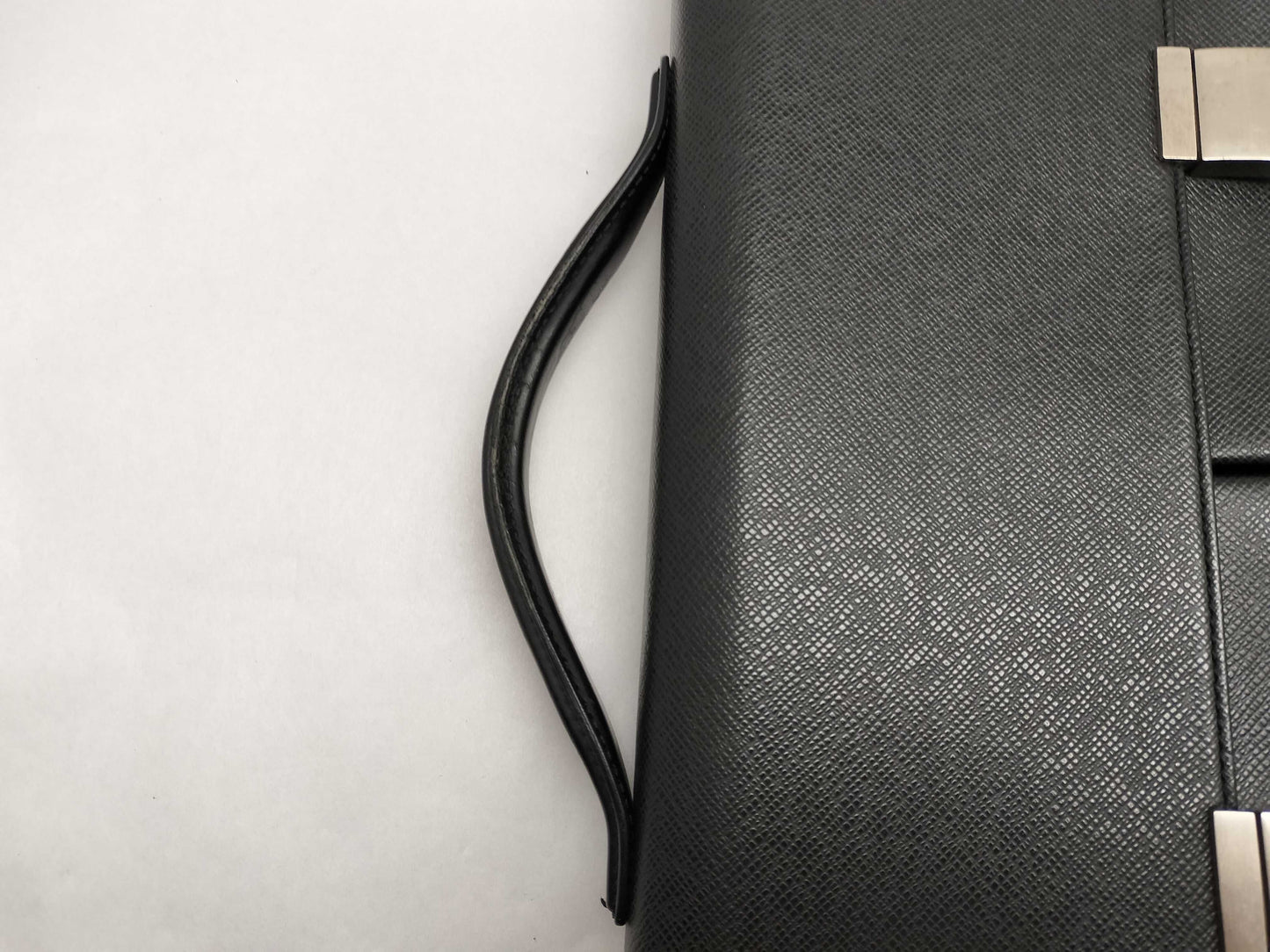 LOUIS VUITTON Taiga Bag Louis Vuitton Taiga Serviette Tobol Business Bag Black Business Bag