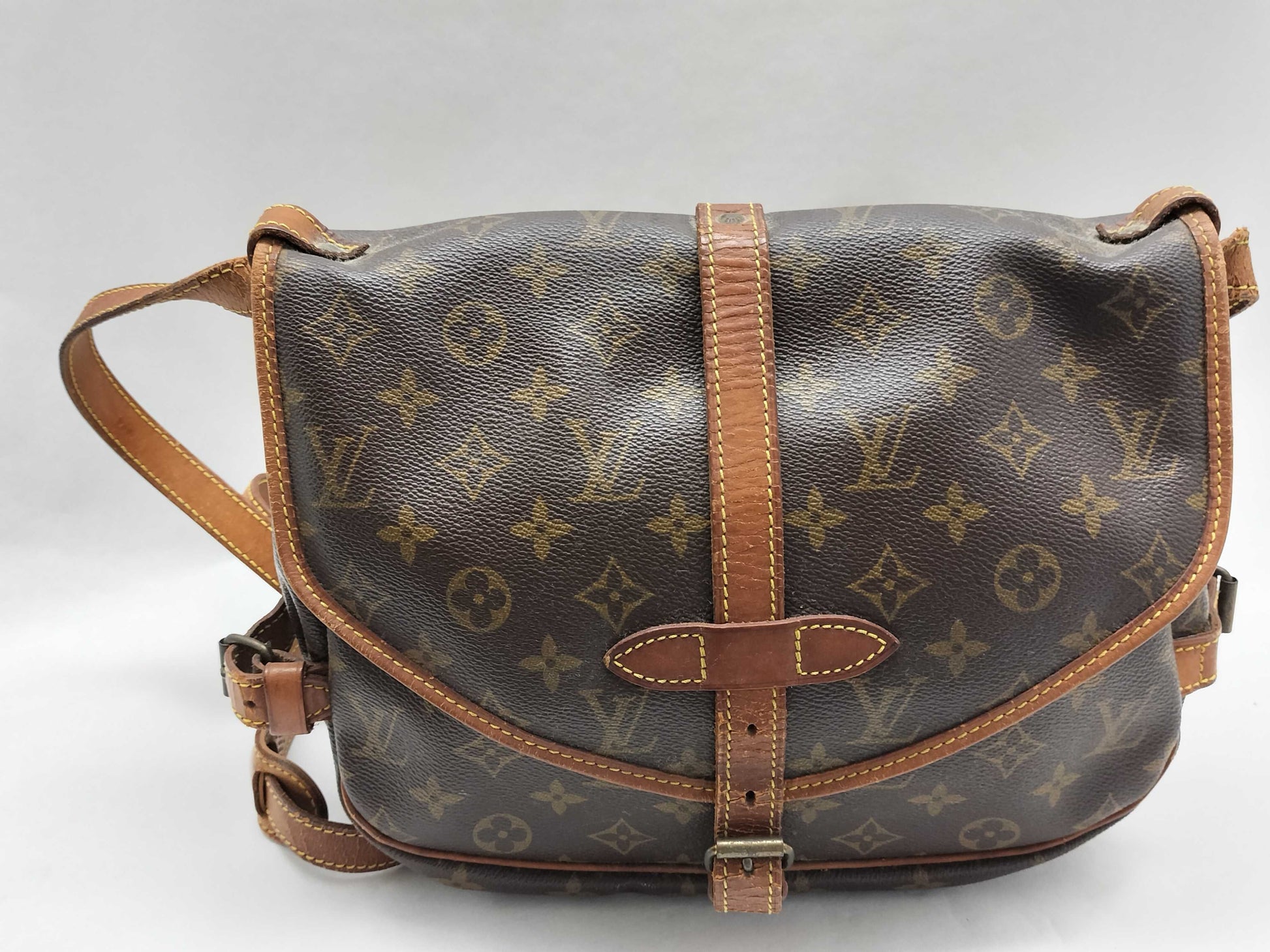 LOUIS VUITTON Monogram Bag Louis Vuitton Monogram Saumur 30 Shoulder Bag