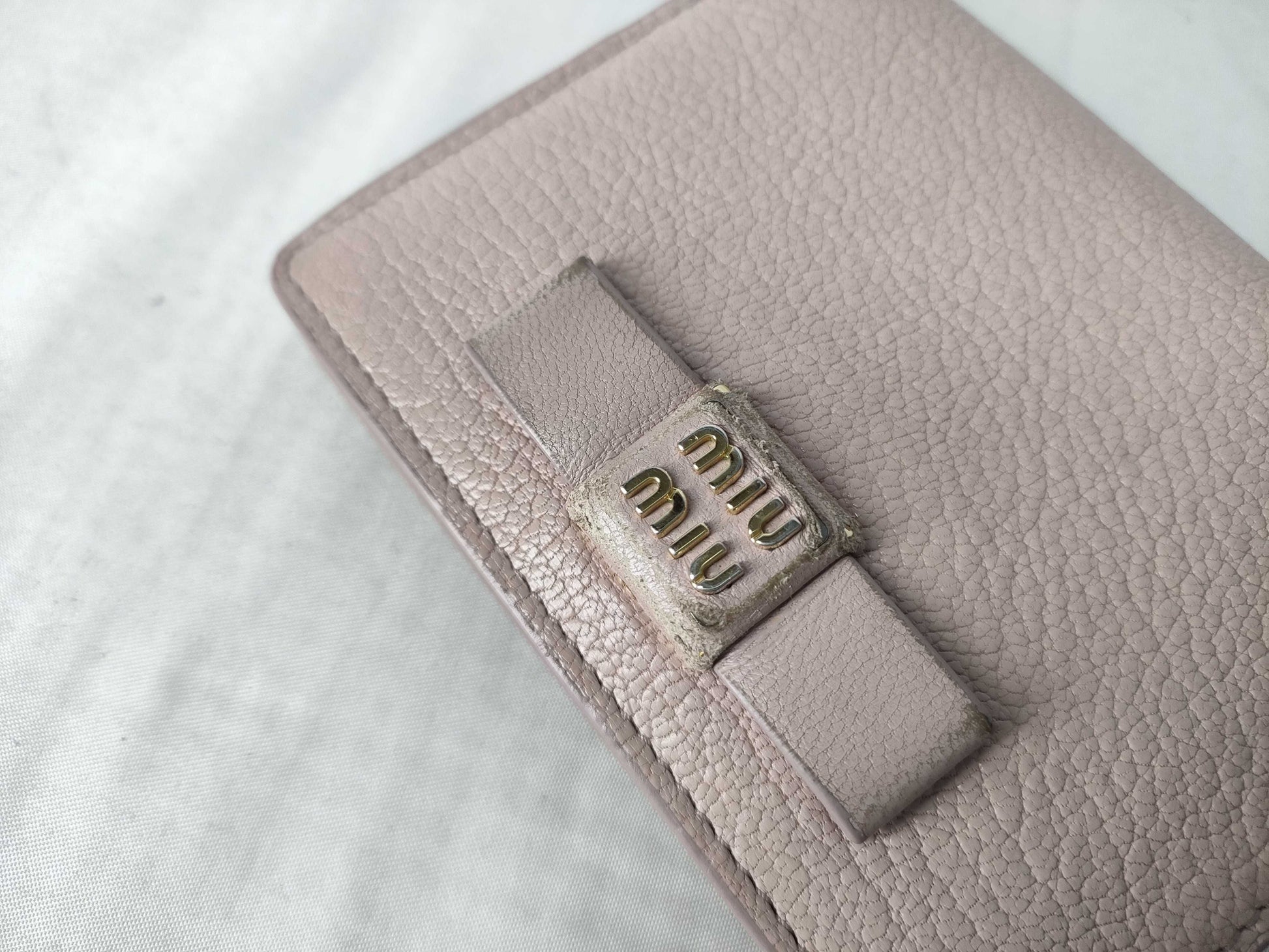 Miu Miu RFID vertical logo wallet with box