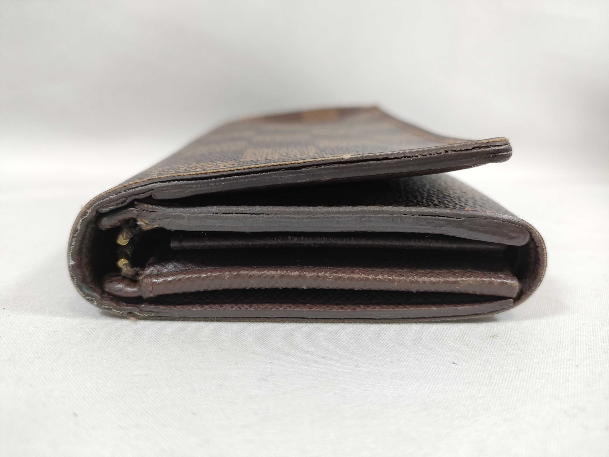 LOUIS VUITTON Damier Louis Vuitton Wallet