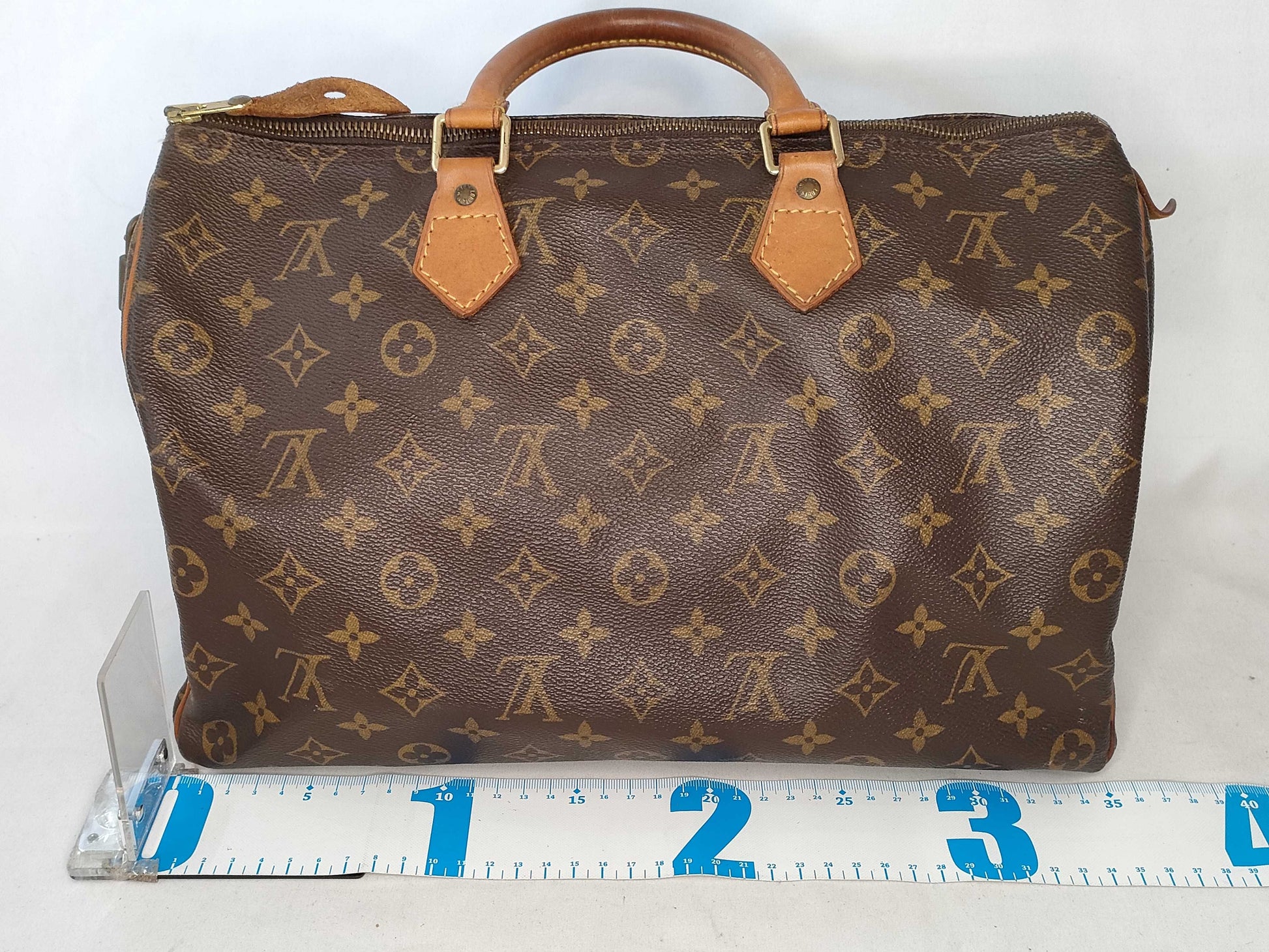 LOUIS VUITTON Monogram Louis Vuitton Speedy Handbag