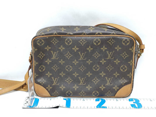 LOUIS VUITTON Monogram Trocadero Shoulder Bag