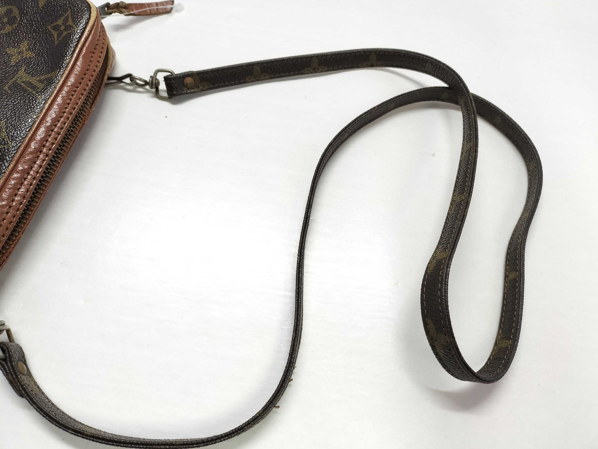 LOUIS VUITTON Monogram LV Shoulder Bag