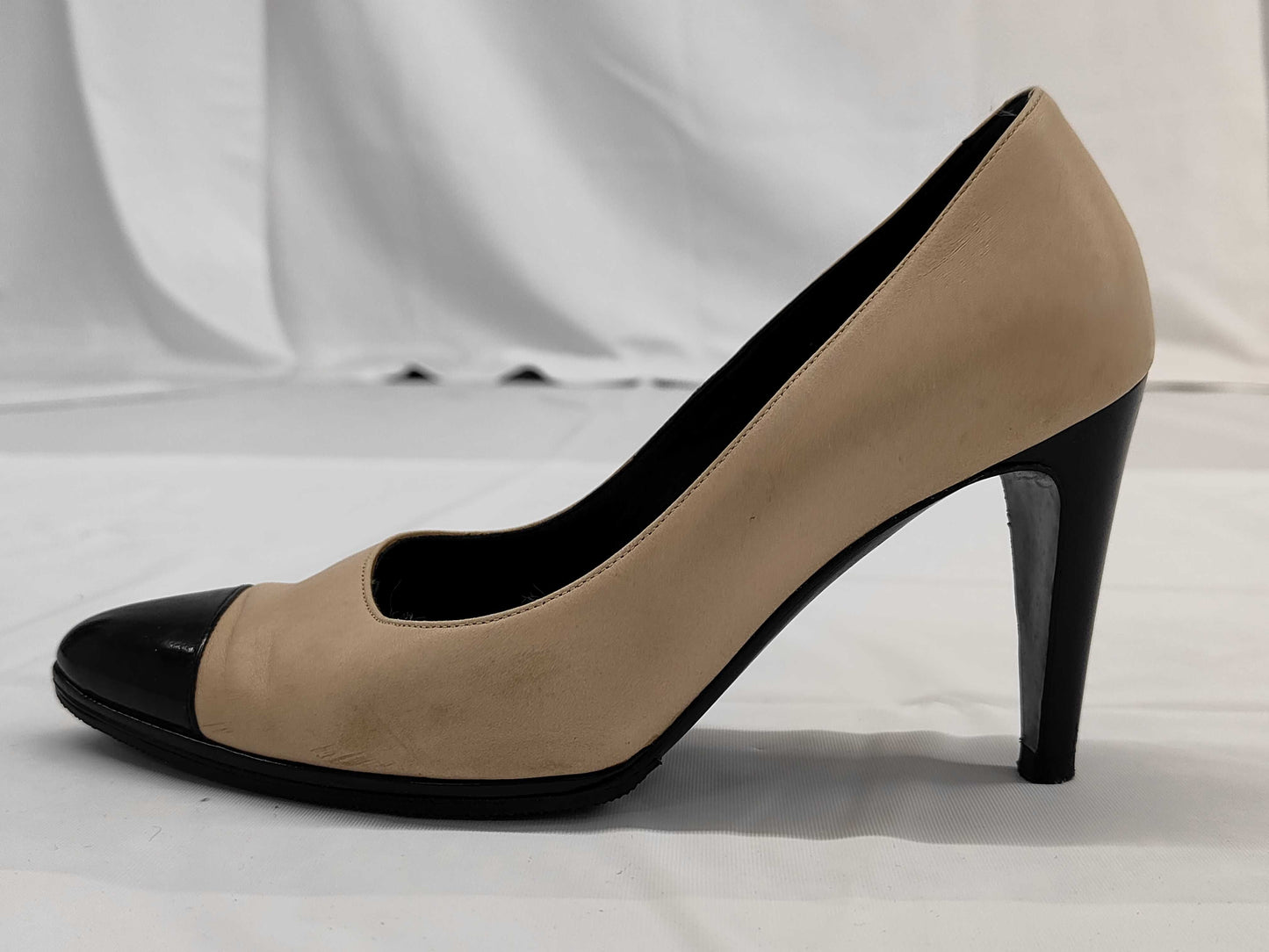 CHANEL Chanel size 35C pumps