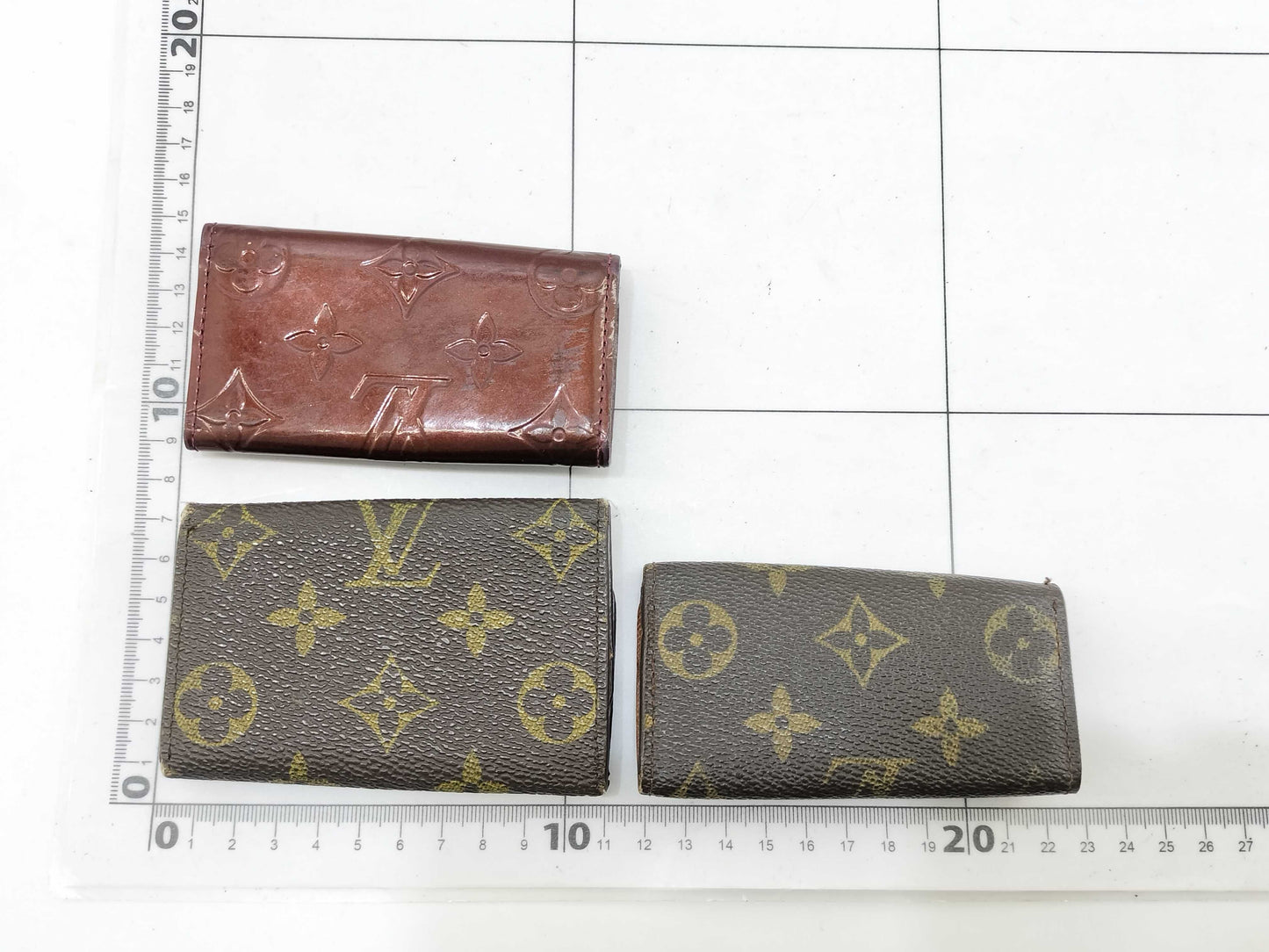 LOUIS VUITTON Monogram LV 3-piece key case/key holder
