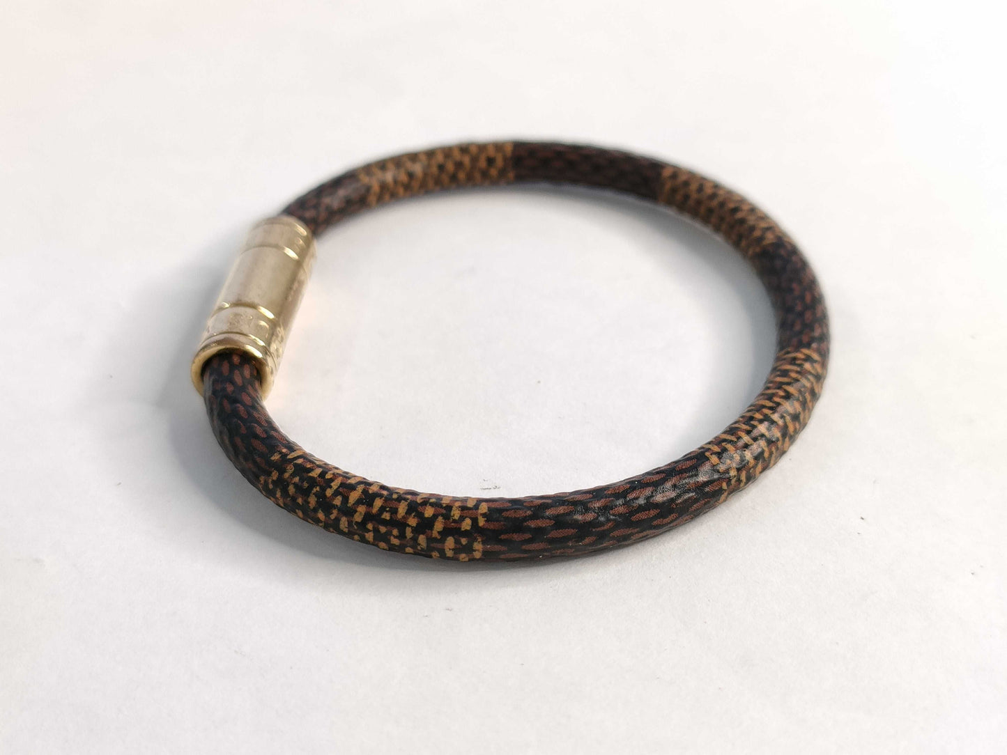 LOUIS VUITTON Damier LV Bracelet/Bangle