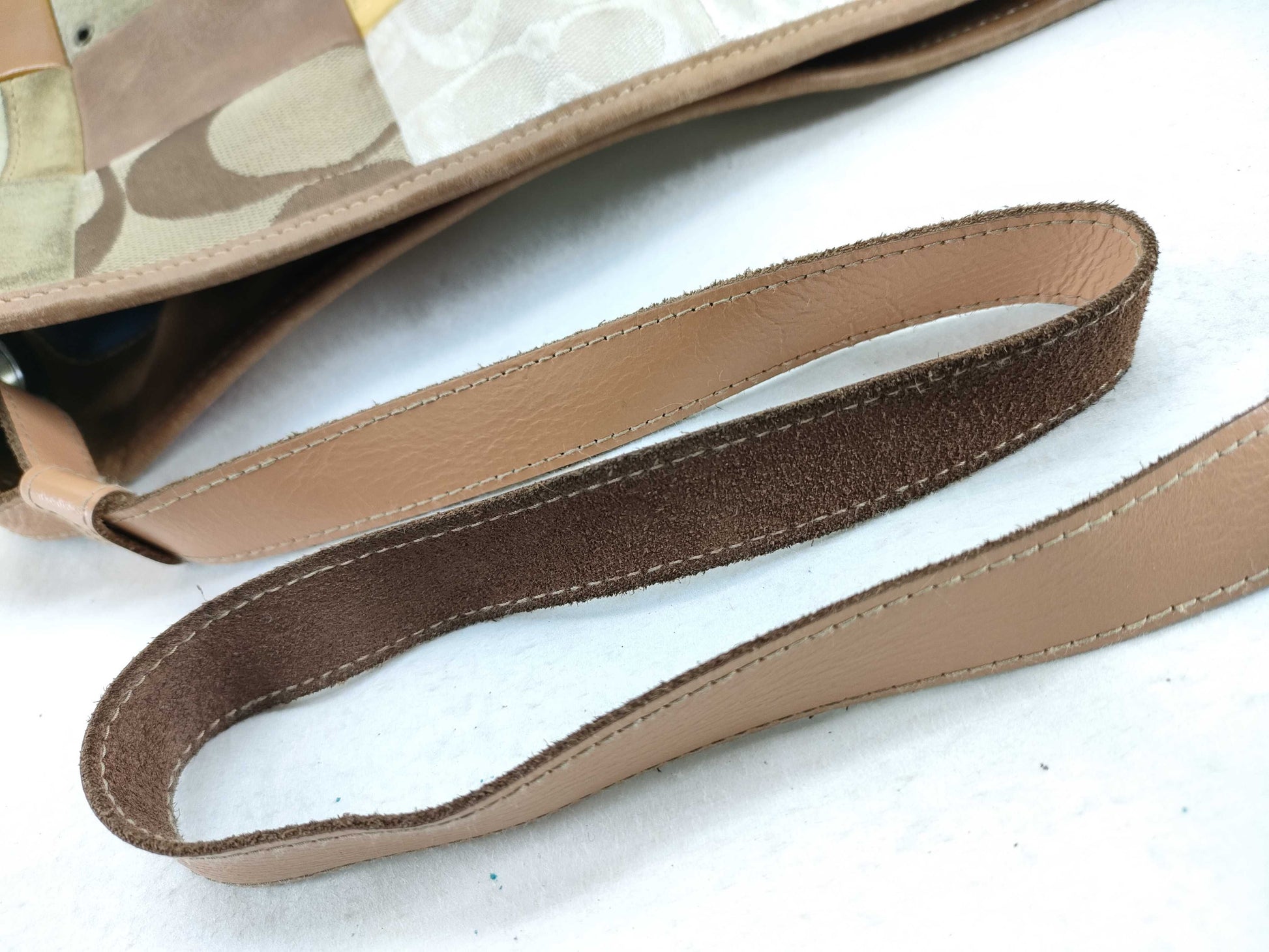 COACH Signature Coach 2191 Shoulder Bag