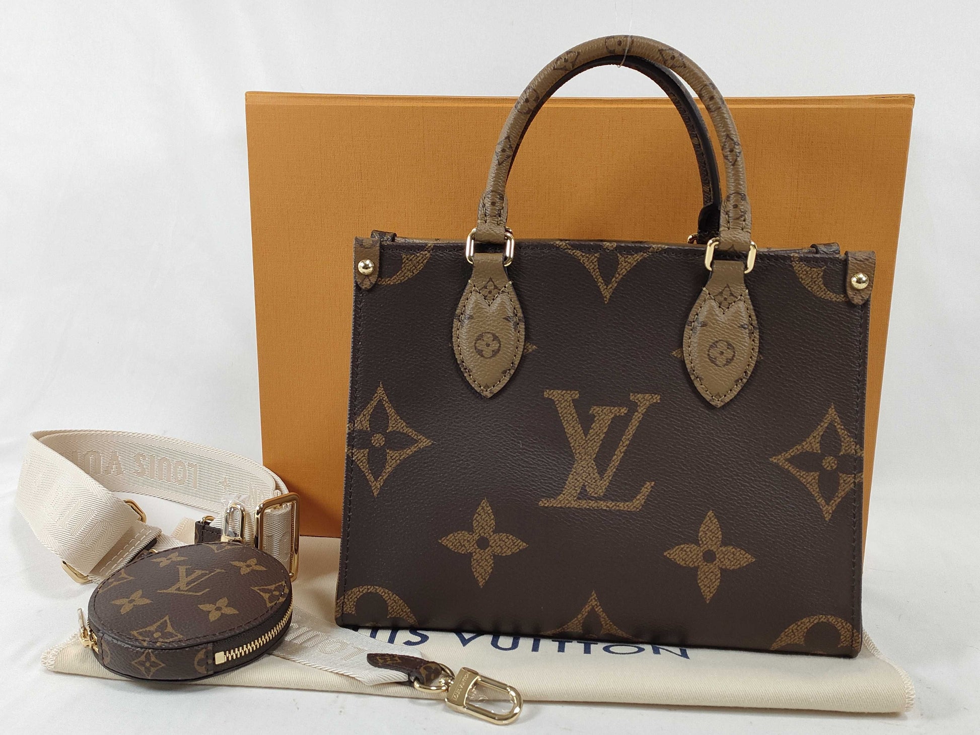 LOUIS VUITTON Monogram Louis Vuitton On the Go PM Coin Purse Monogram Reverse Giant M46373 Handbag