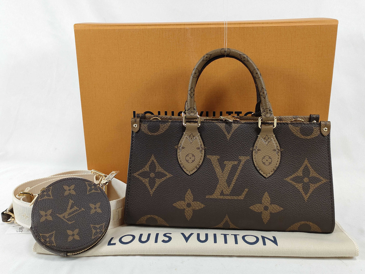 LOUIS VUITTON Monogram Louis Vuitton On the Go New Year Monogram Giant Monogram Reverse M46653 RFID Tag Handbag