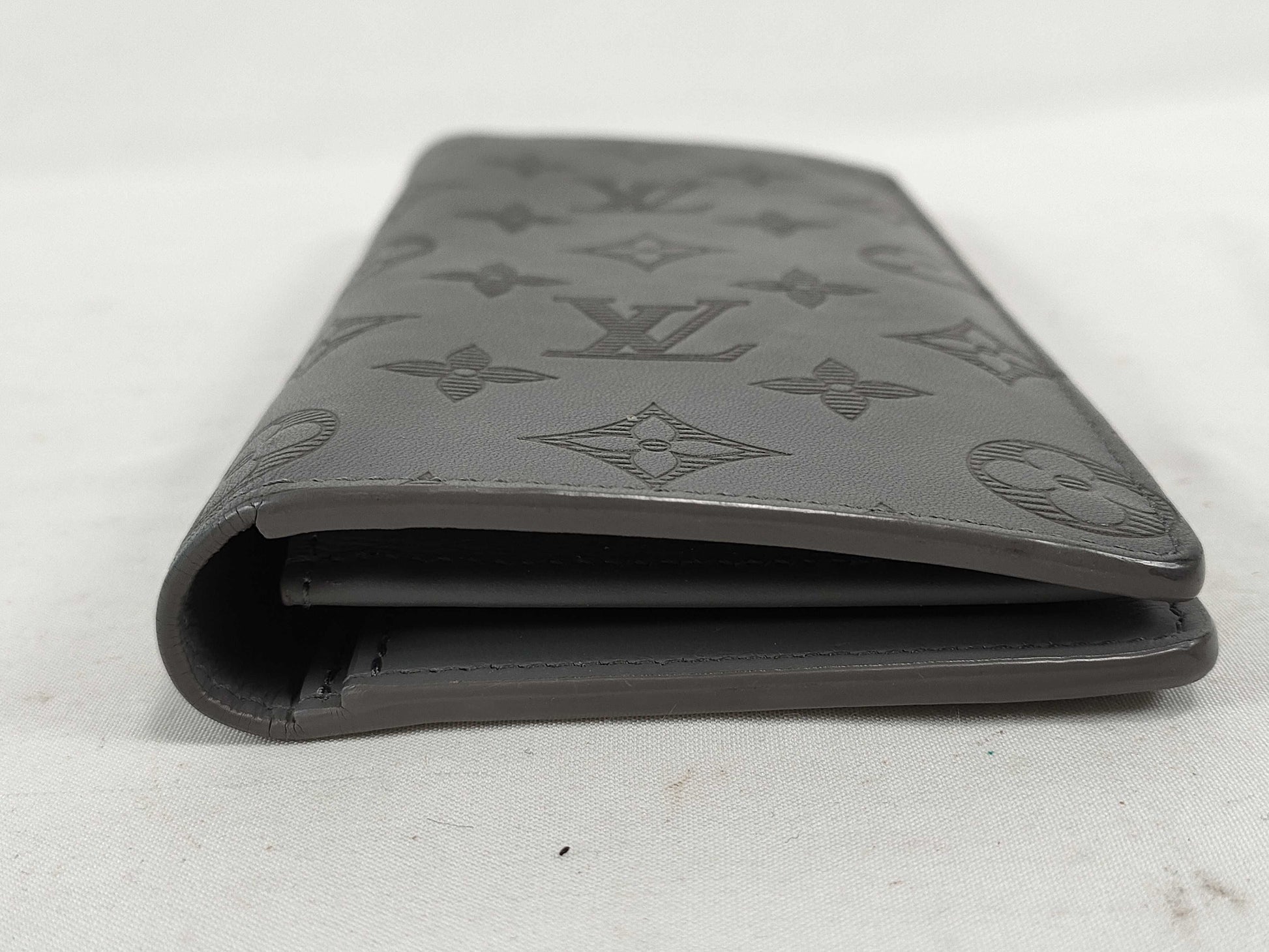 LOUIS VUITTON LV M81335 Portefeuille Brazza Monogram Shadow Wallet