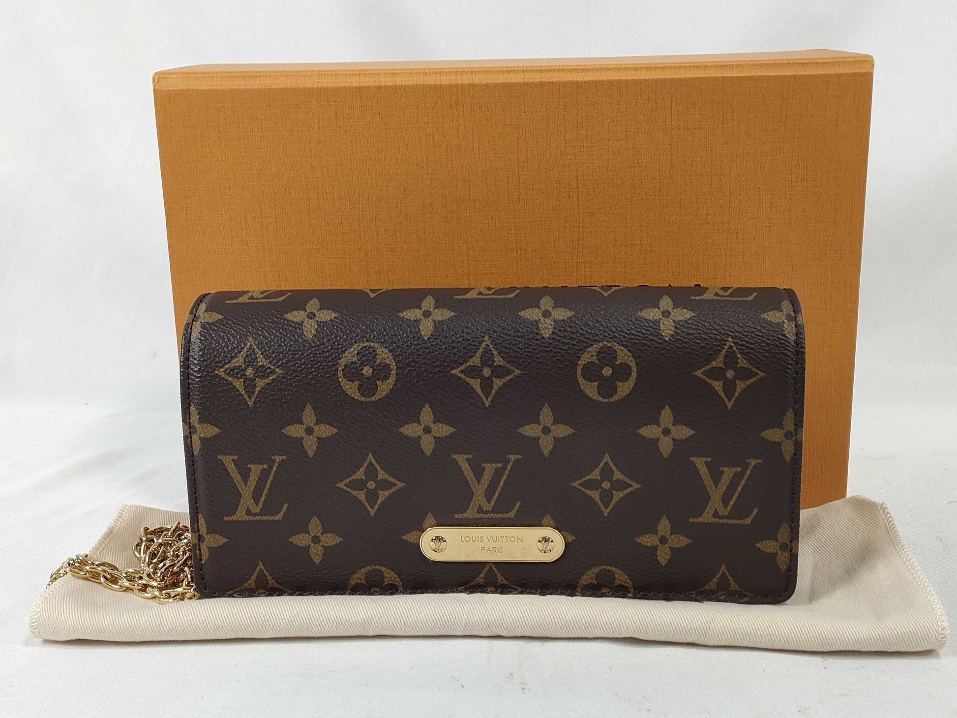 LOUIS VUITTON Monogram LV M82509 Wallet on Chain Lily Monogram Shoulder Bag