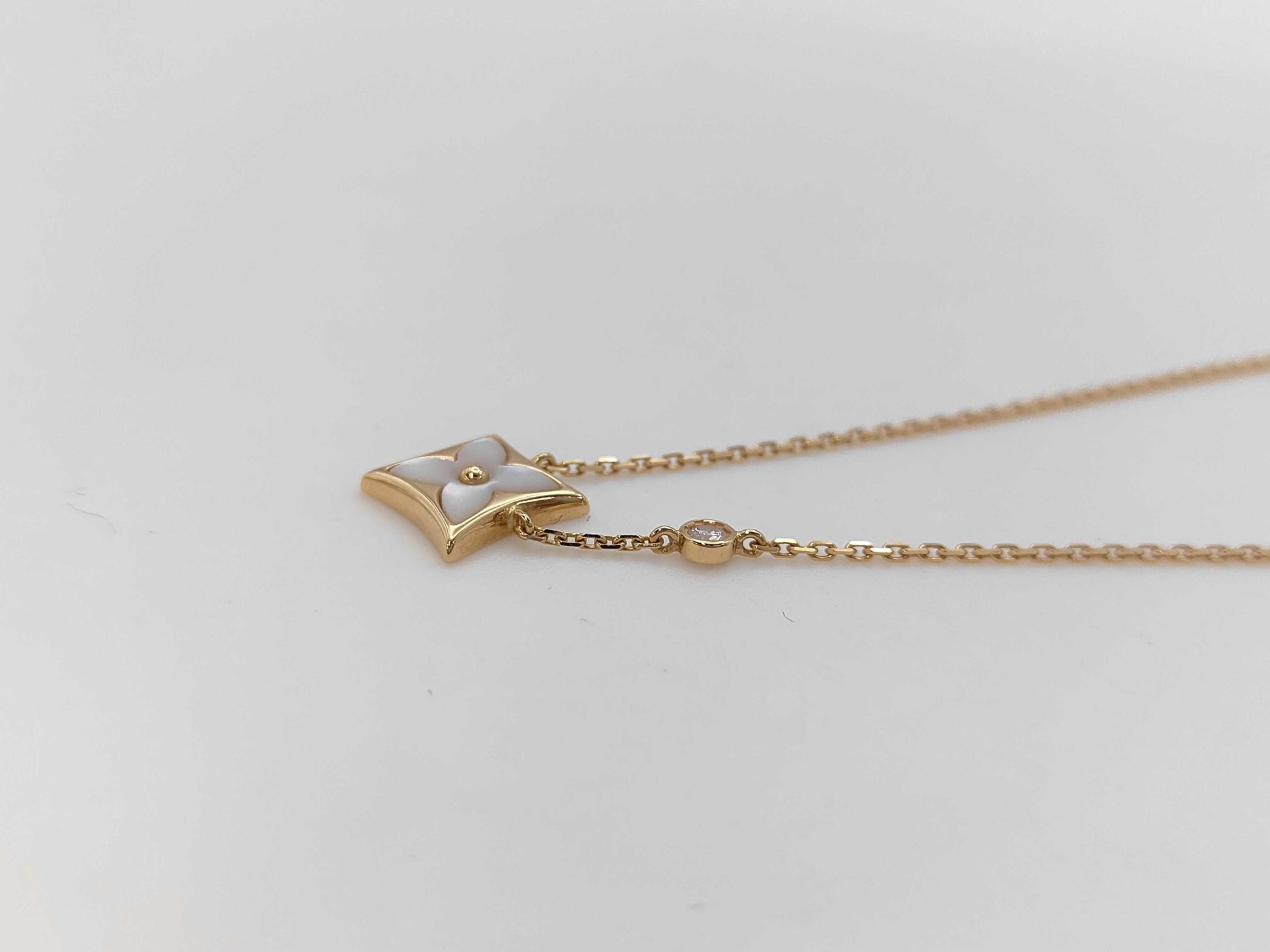 LOUIS VUITTON Idylle Star Blossom Shell 1PD Au750 3.7g Necklace 