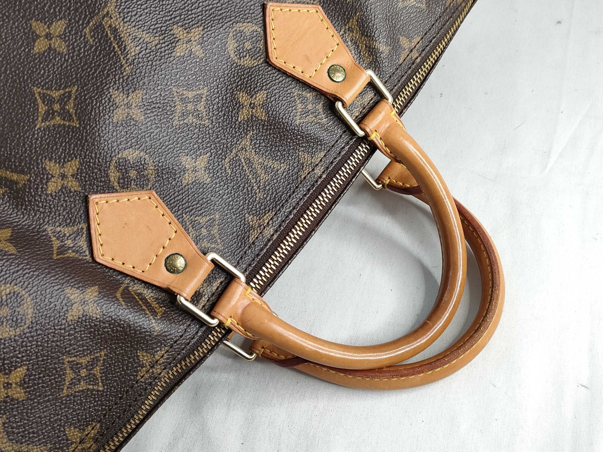 LOUIS VUITTON Monogram LV Speedy 40 Handbag