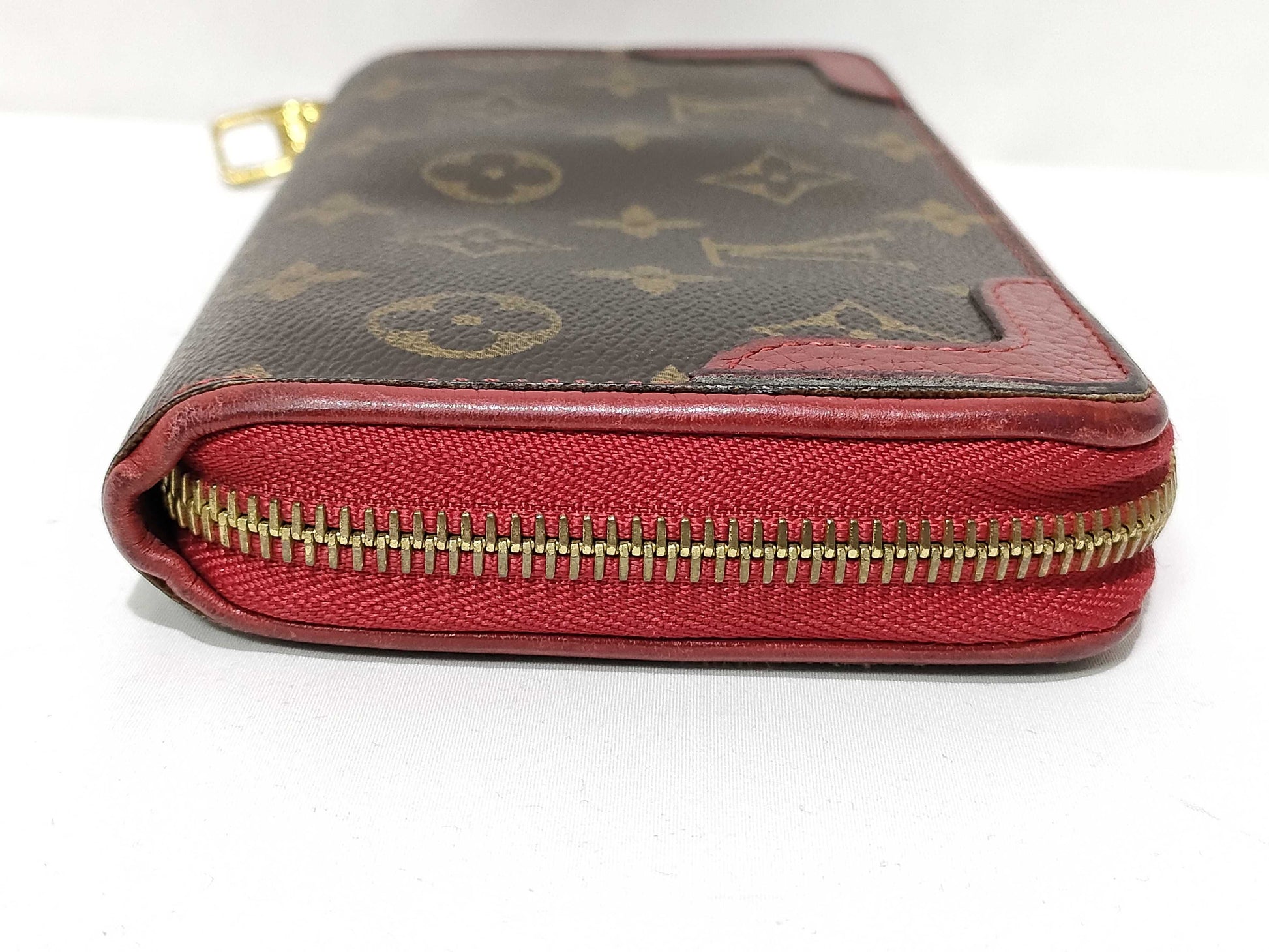 LOUIS VUITTON Monogram LOUIS VUITTON Retiro Monogram Zippy Long Wallet