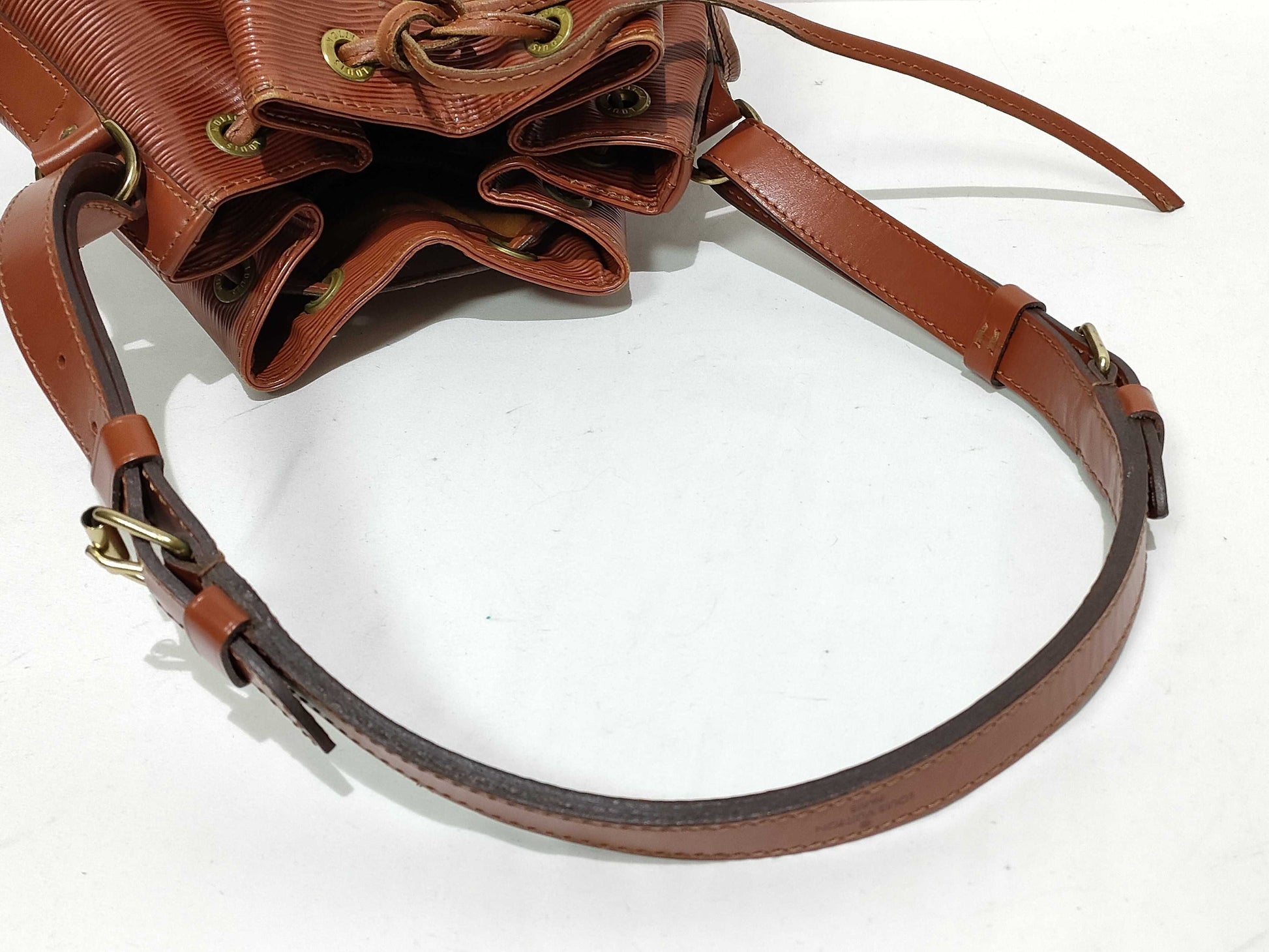 LOUIS VUITTON Epi Louis Vuitton Noe Shoulder Bag