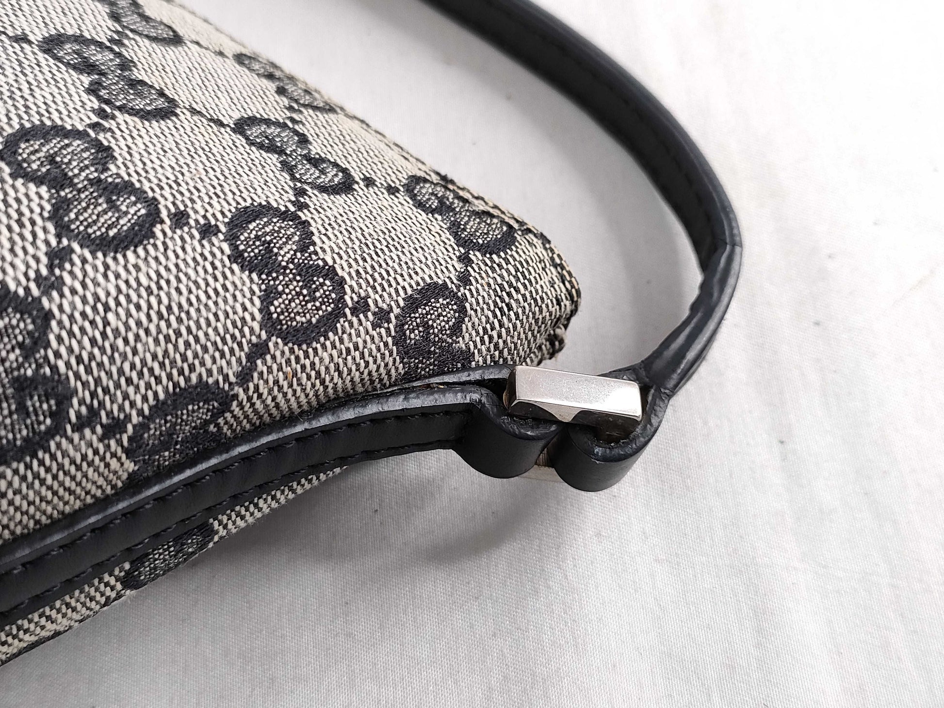 GUCCI GG Canvas GUCCI Accessory Pouch Handbag