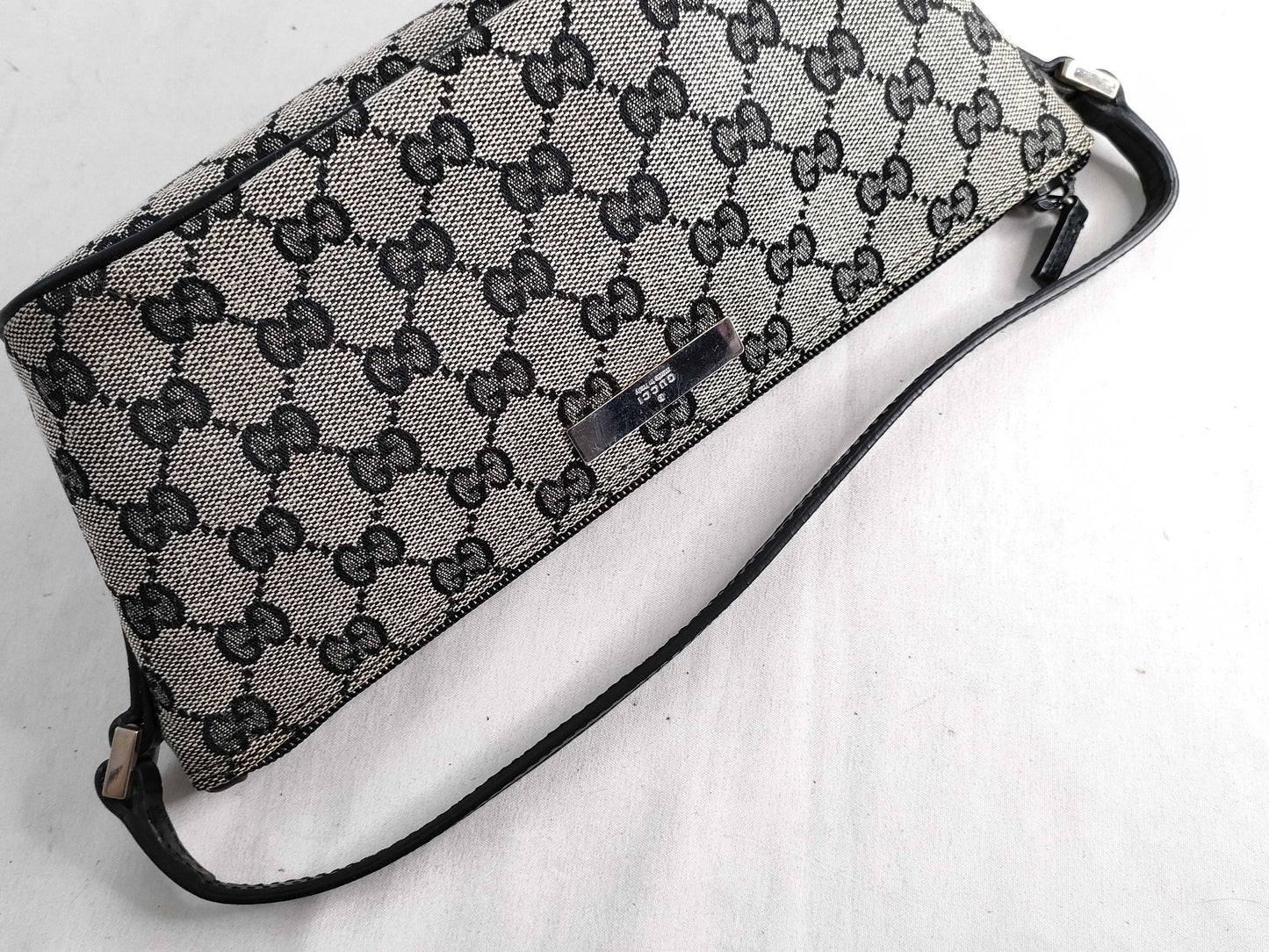 GUCCI GG Canvas GUCCI Accessory Pouch Handbag