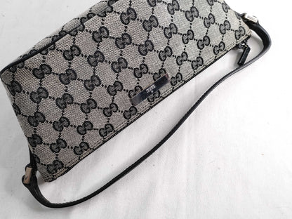 GUCCI GG Canvas GUCCI Accessory Pouch Handbag