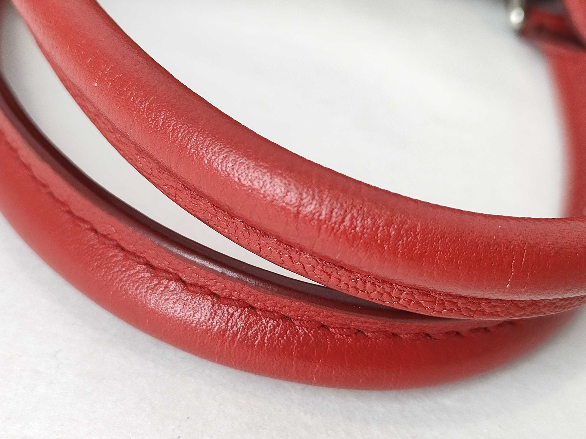 LOUIS VUITTON Very Zip Tote Leather/Ruby Handbag