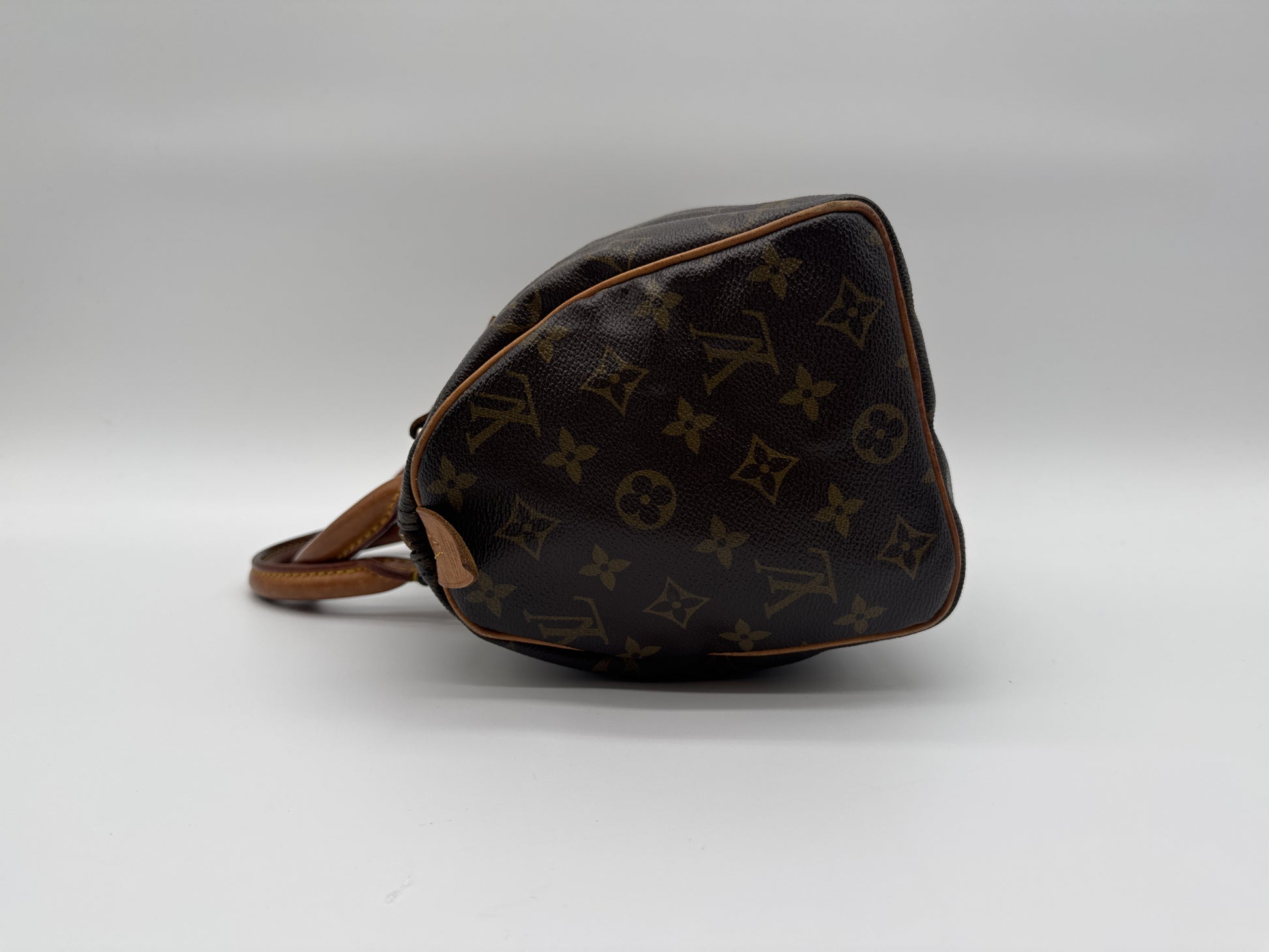 LOUIS VUITTON Speedy 25 Monogram Leather Handbag
