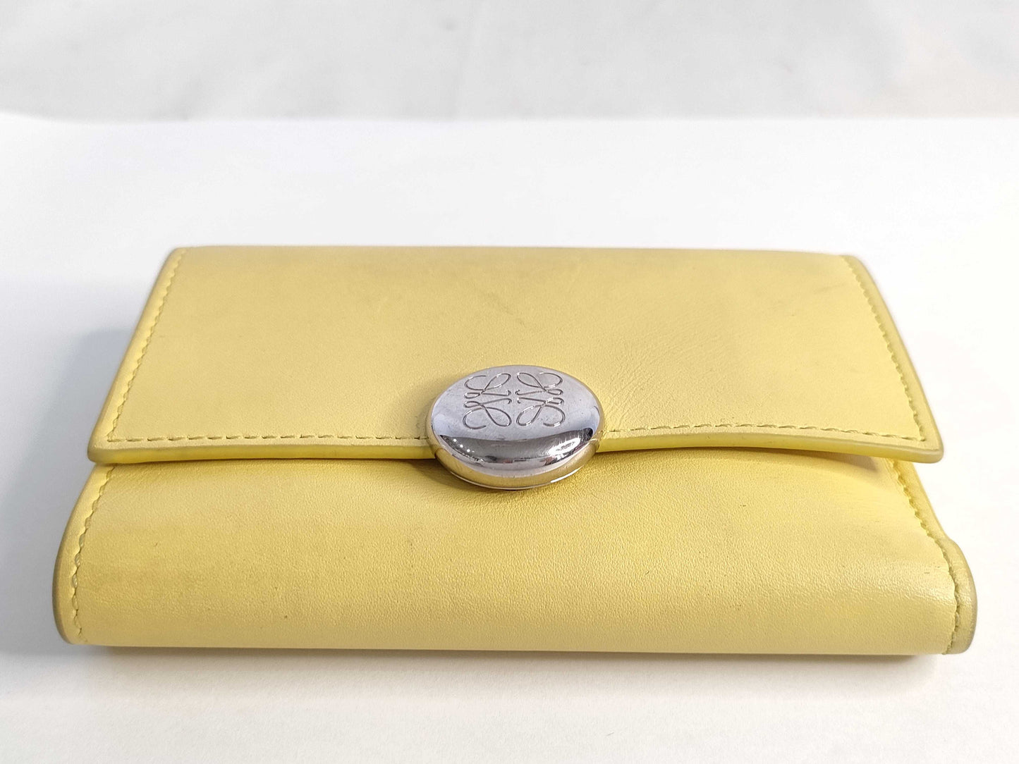 LOEWE Pebble Vertical Wallet with Box