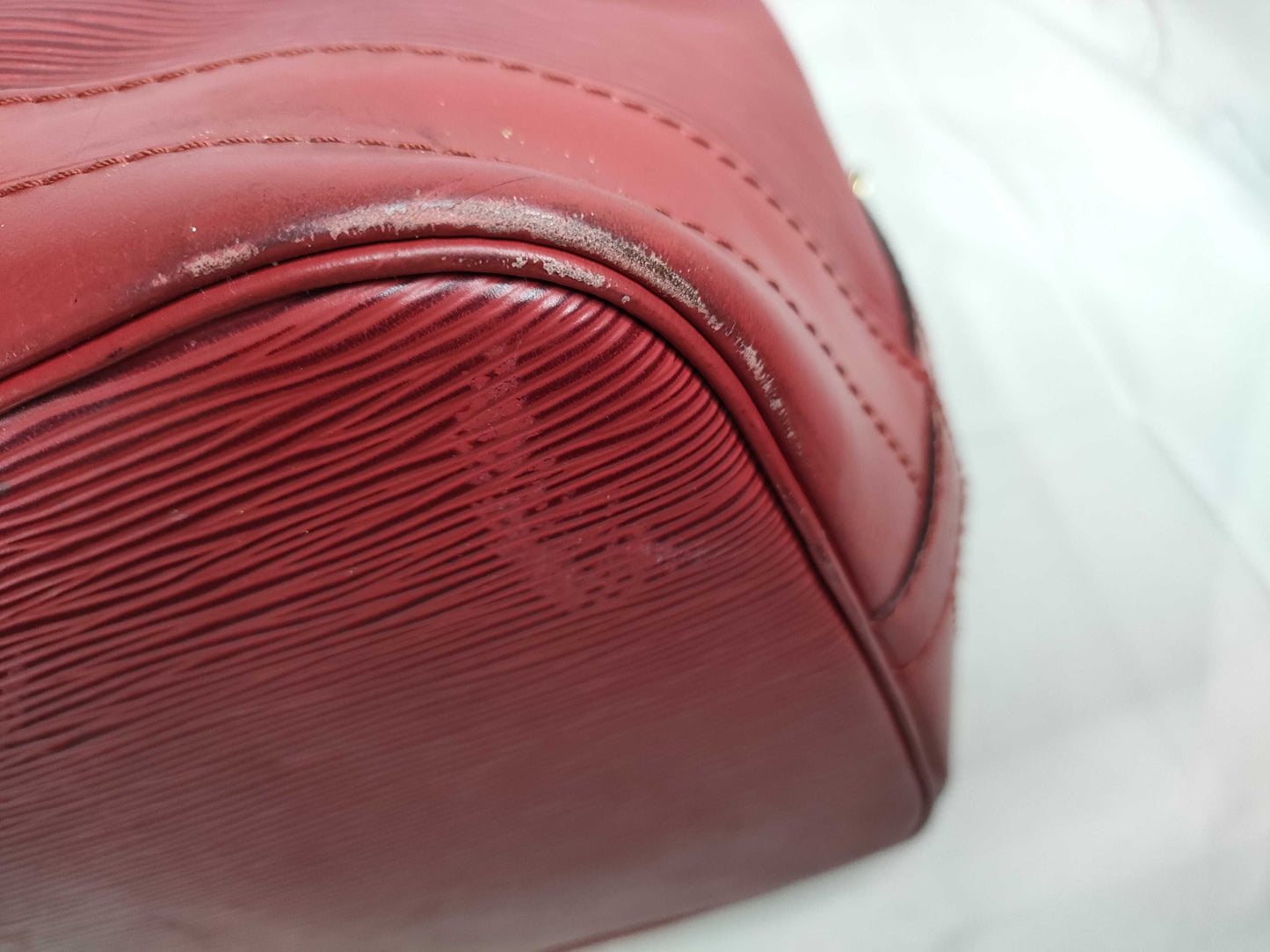 LOUIS VUITTON Epi Noe Drawstring Shoulder Bag