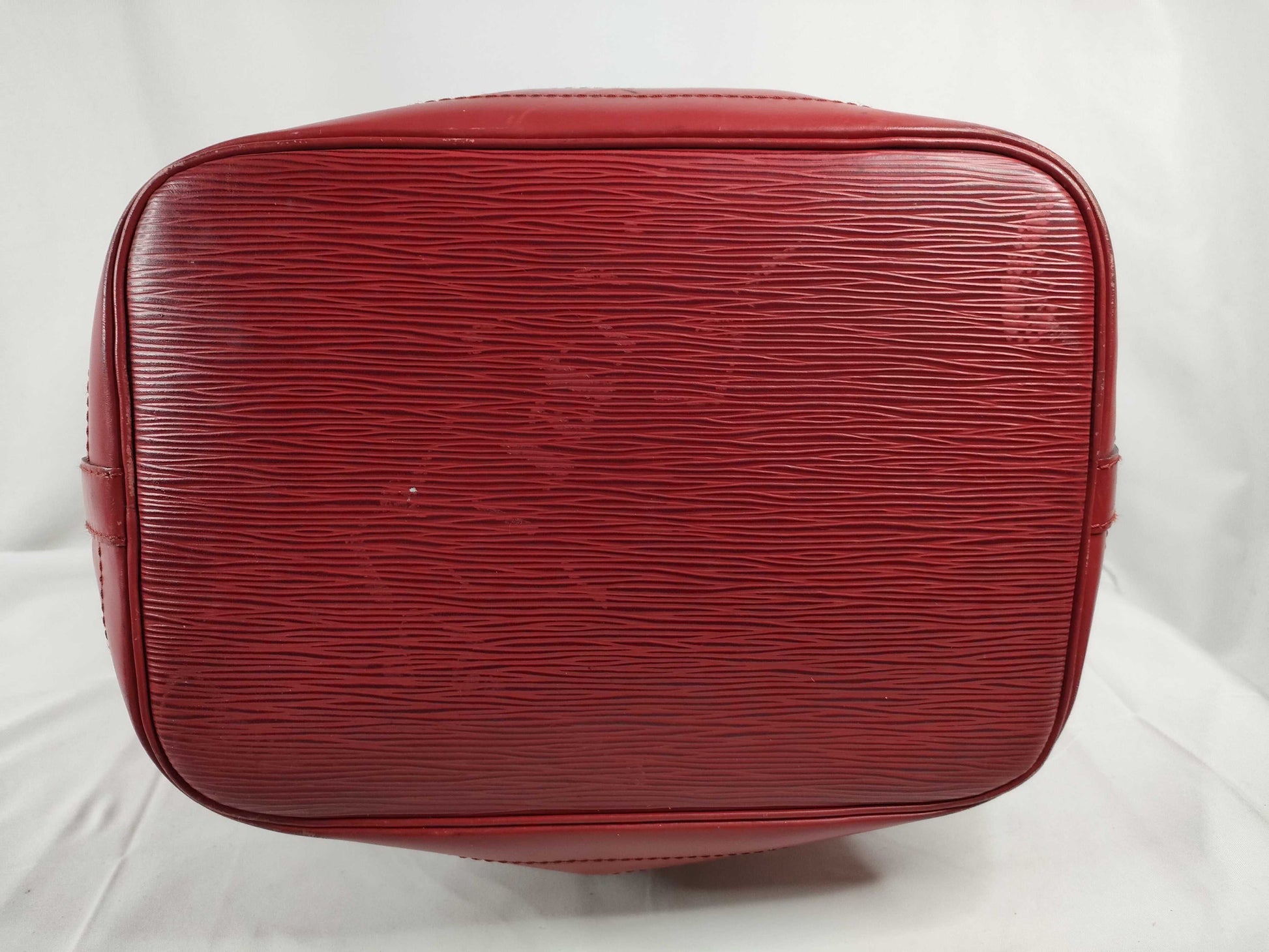 LOUIS VUITTON Epi Noe Drawstring Shoulder Bag