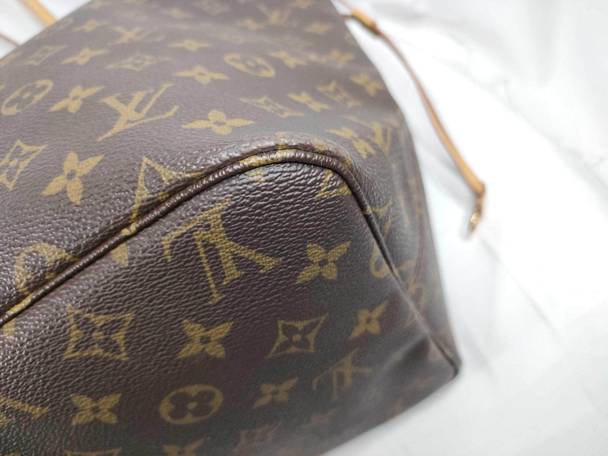 LOUIS VUITTON Monogram Neverfull Tote Bag