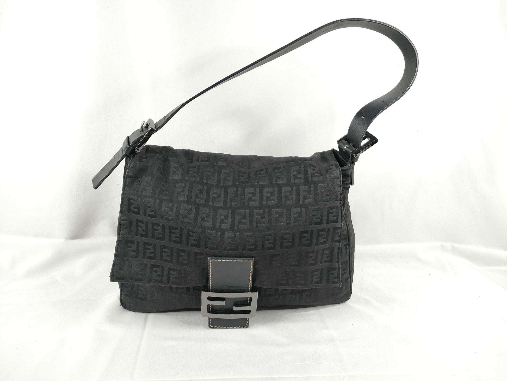 FENDI Mamma Bucket Shoulder Bag
