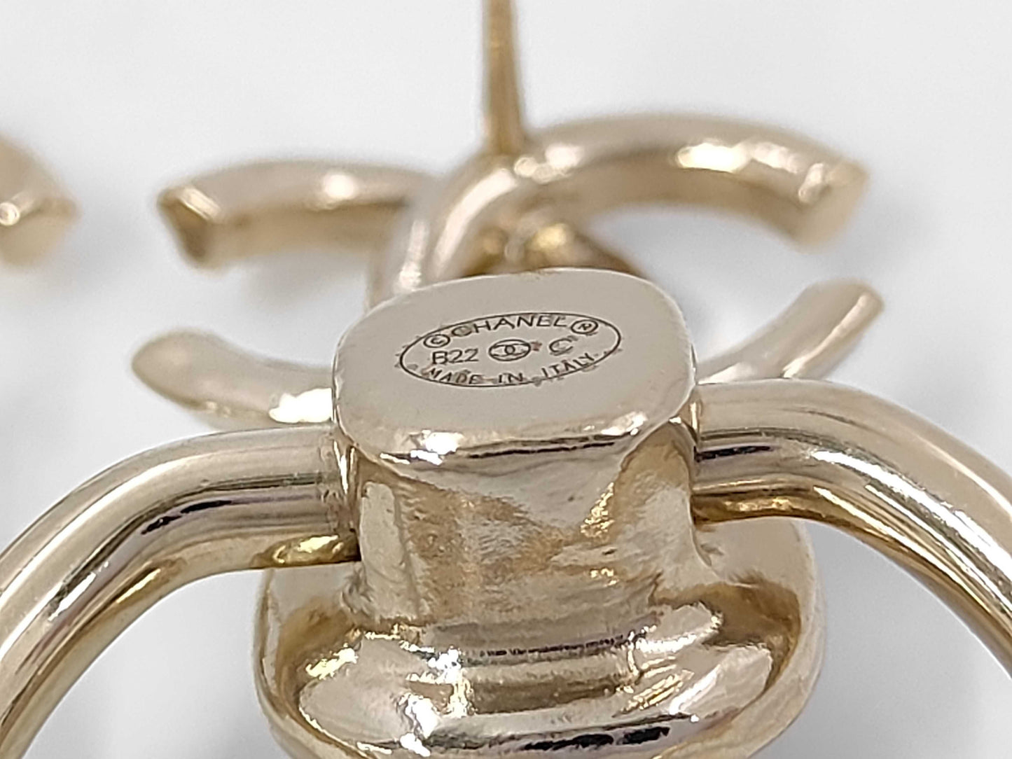 CHANEL B22C GP Pearl Earrings