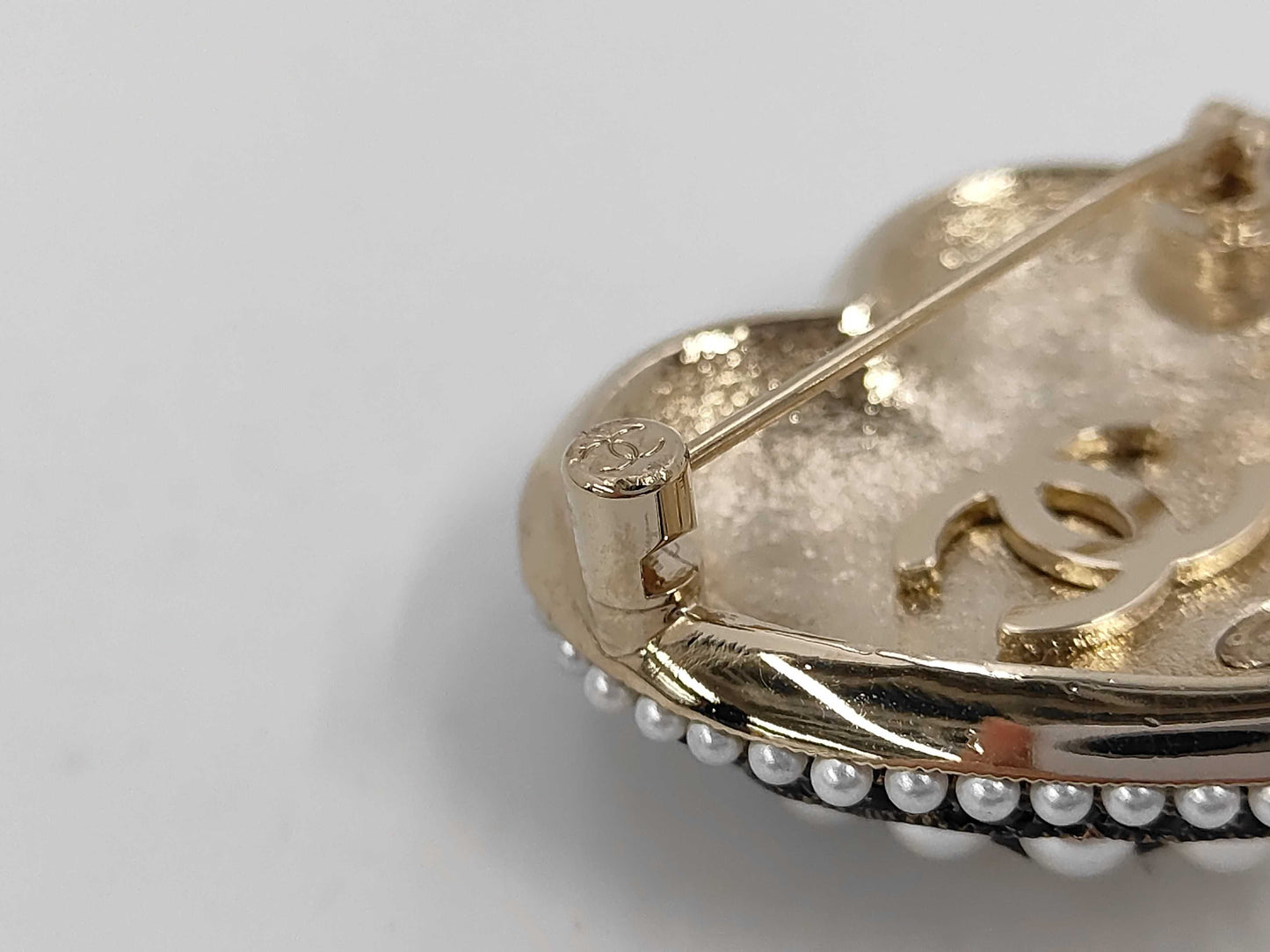 CHANEL L22B GP Brooch