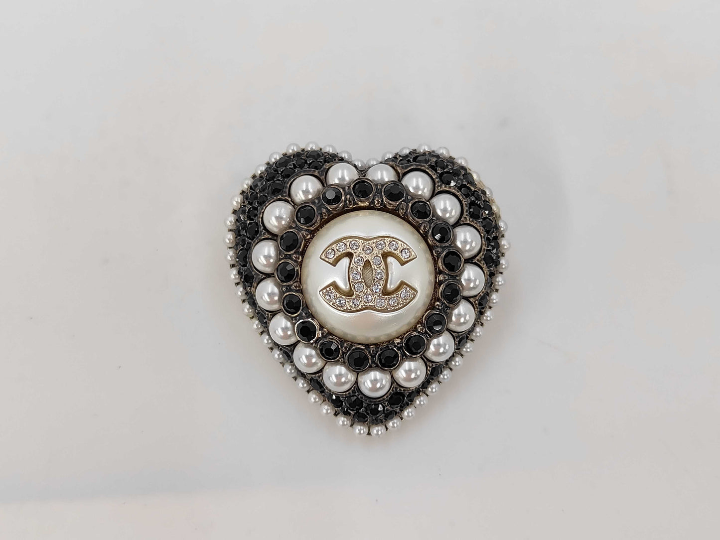 CHANEL L22B GP Brooch