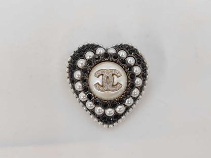 CHANEL L22B GP Brooch