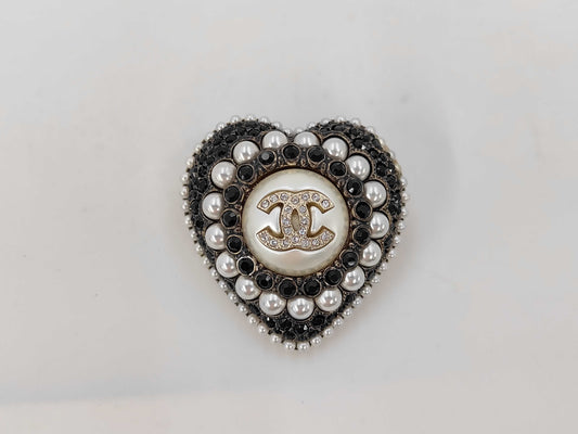 CHANEL L22B GP Brooch